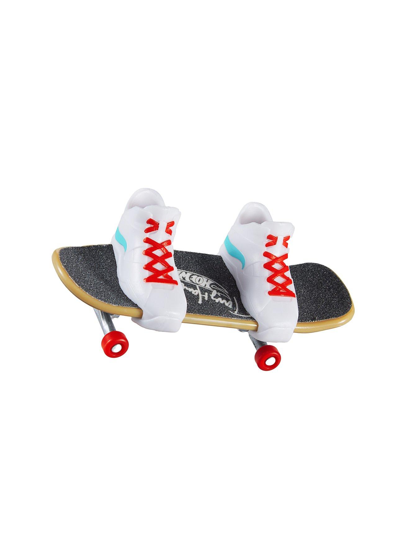  image of hot-wheels-skate-4-pack-fingerboard-assortment