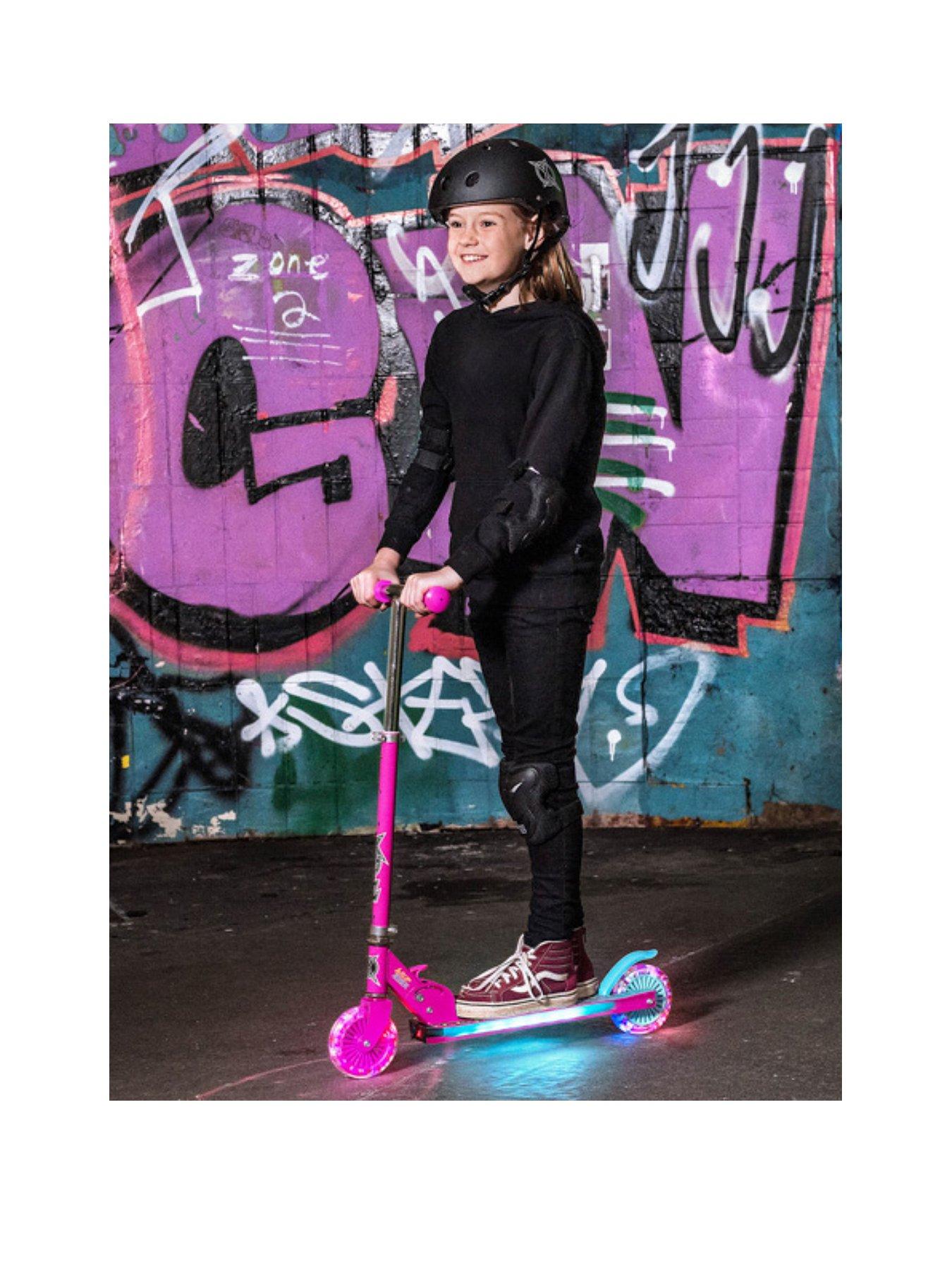XOOTZ Wild Rider LED Scooter - Pink Leopard