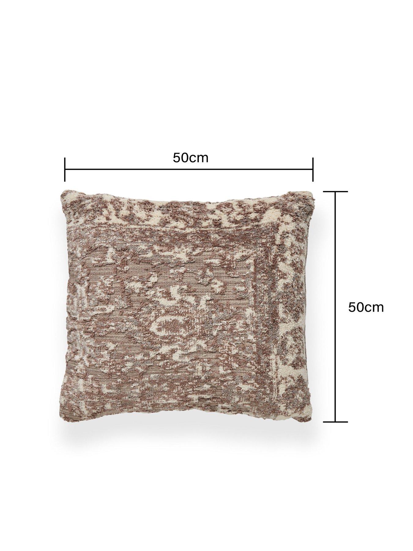  image of the-very-collection-tapis-cushion