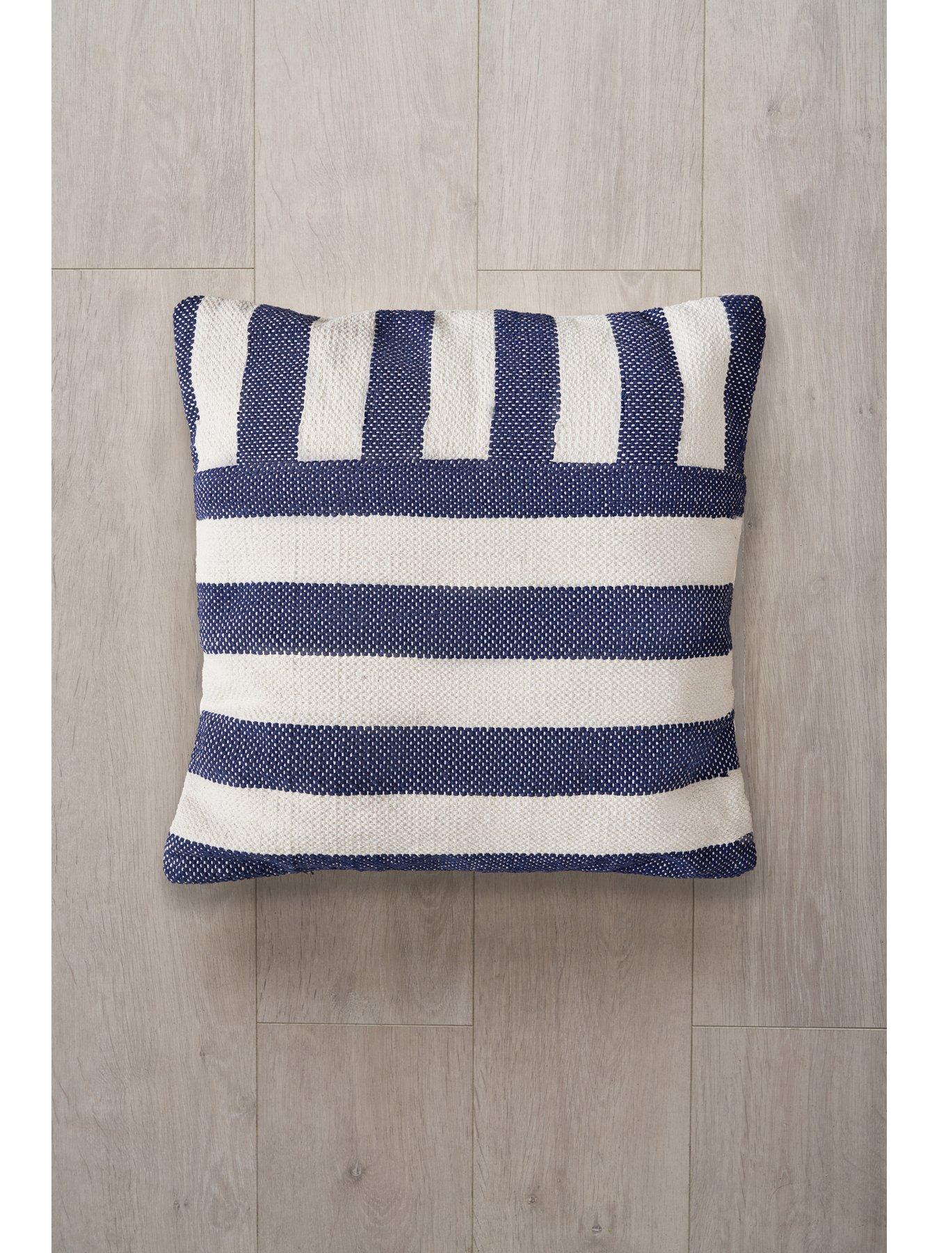 Very Home Tino Indoor/Outdoor Cushion