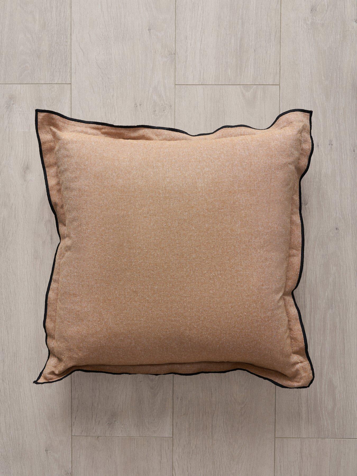 The Very Collection Pierre Cushion