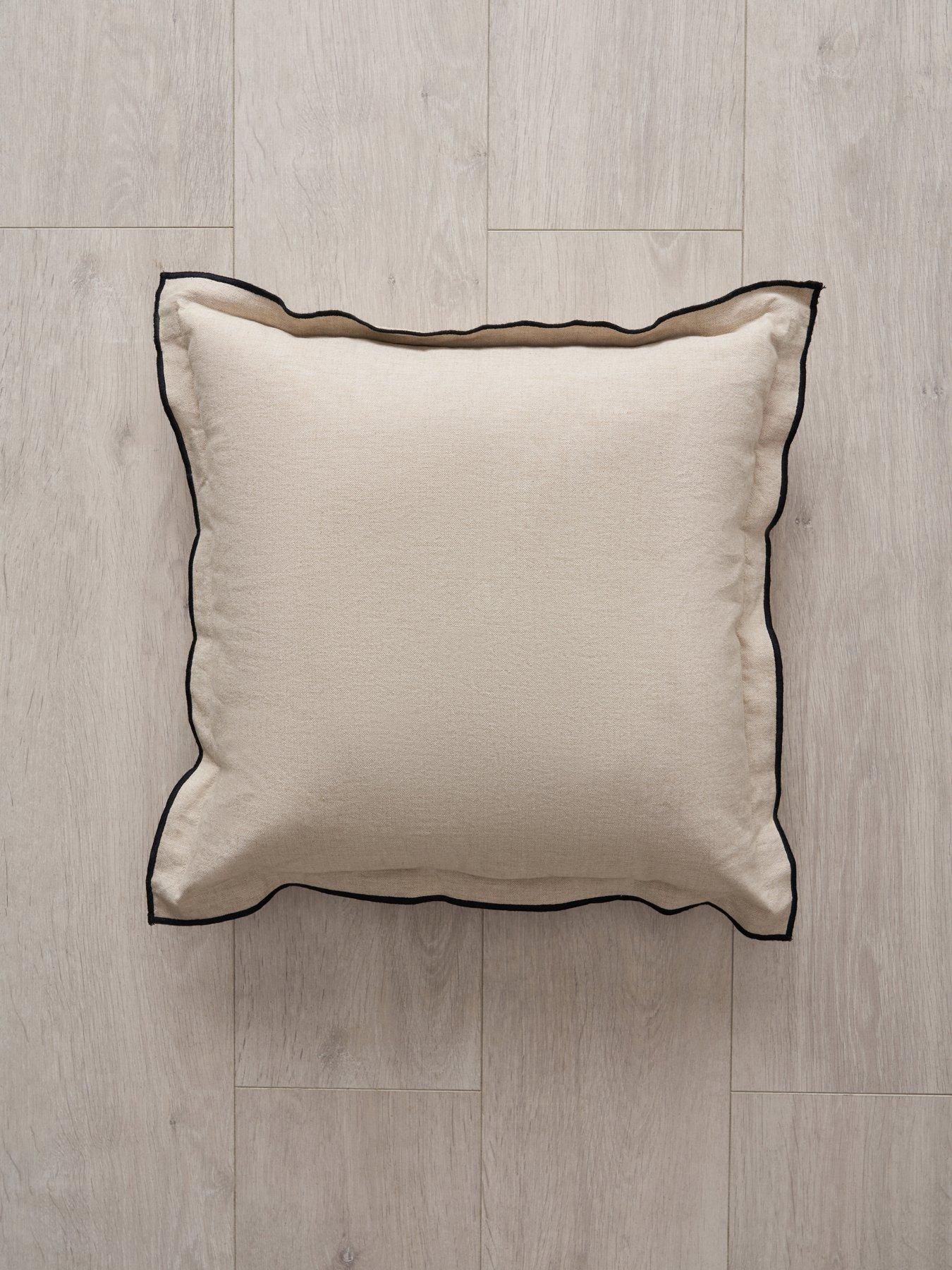 The Very Collection Pierre Cushion