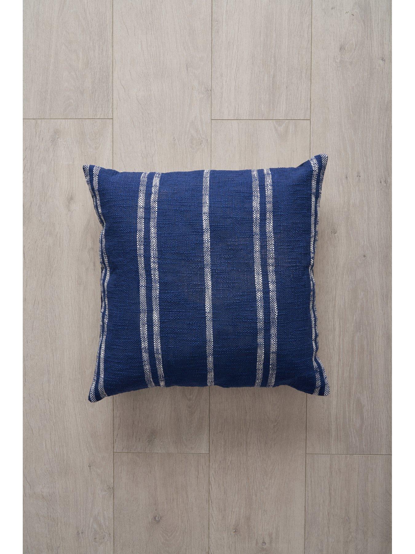 the-very-collection-riga-cushion
