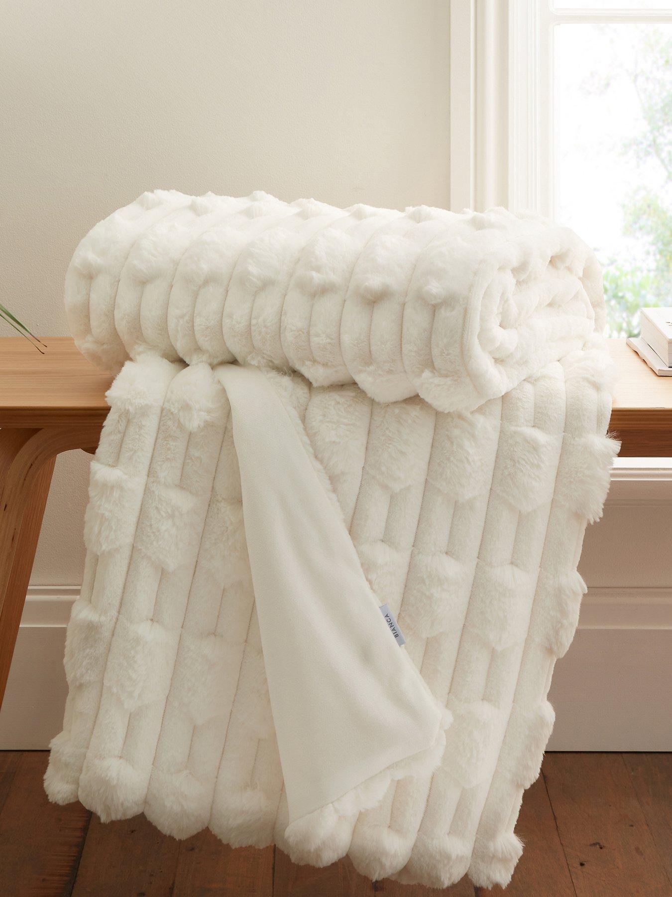 Bianca Carved Faux Fur Cosy Throw in White 150x200cm