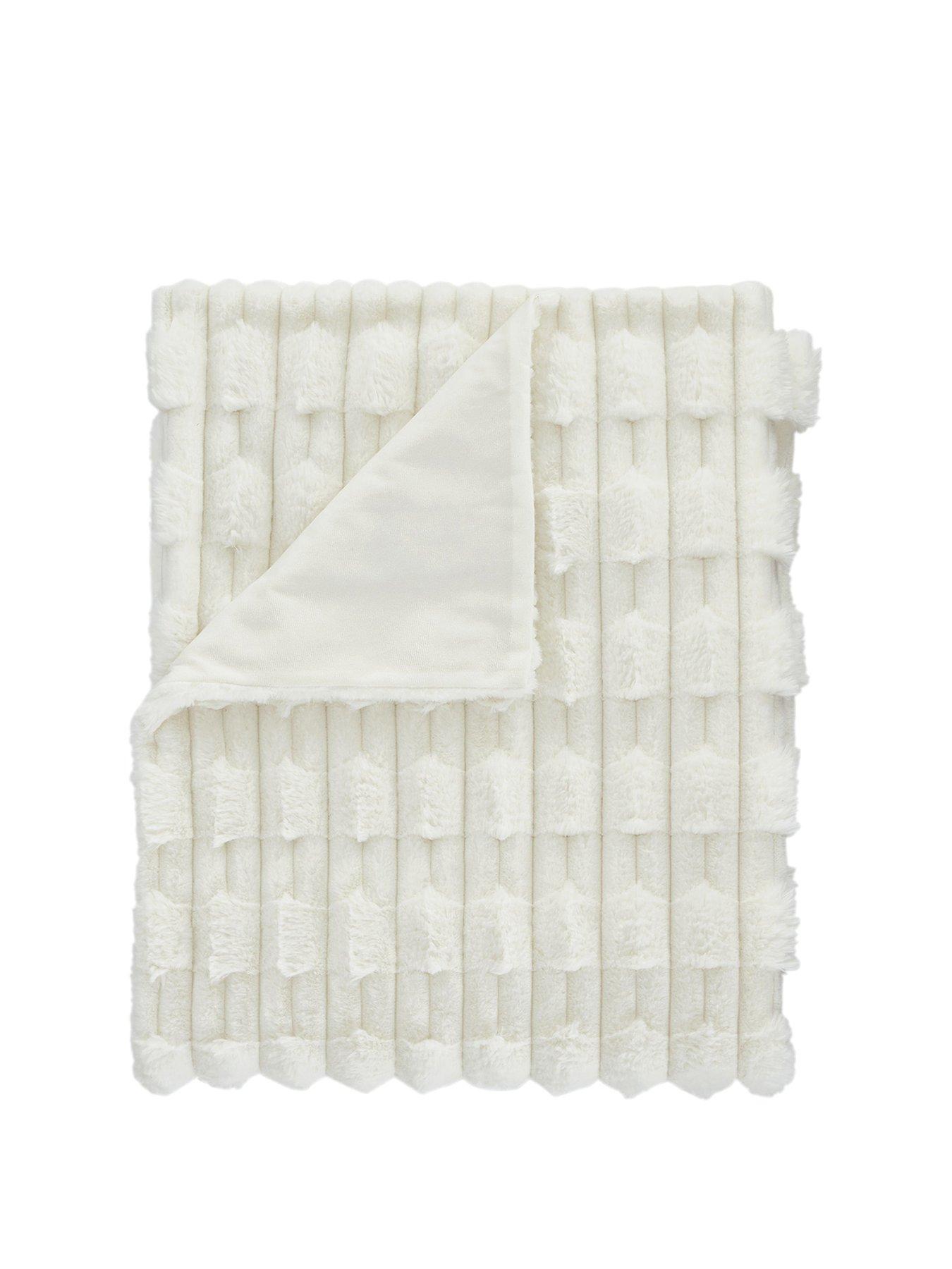 Image 2 of 2 of Bianca Carved Faux Fur Cosy Throw in White 150x200cm