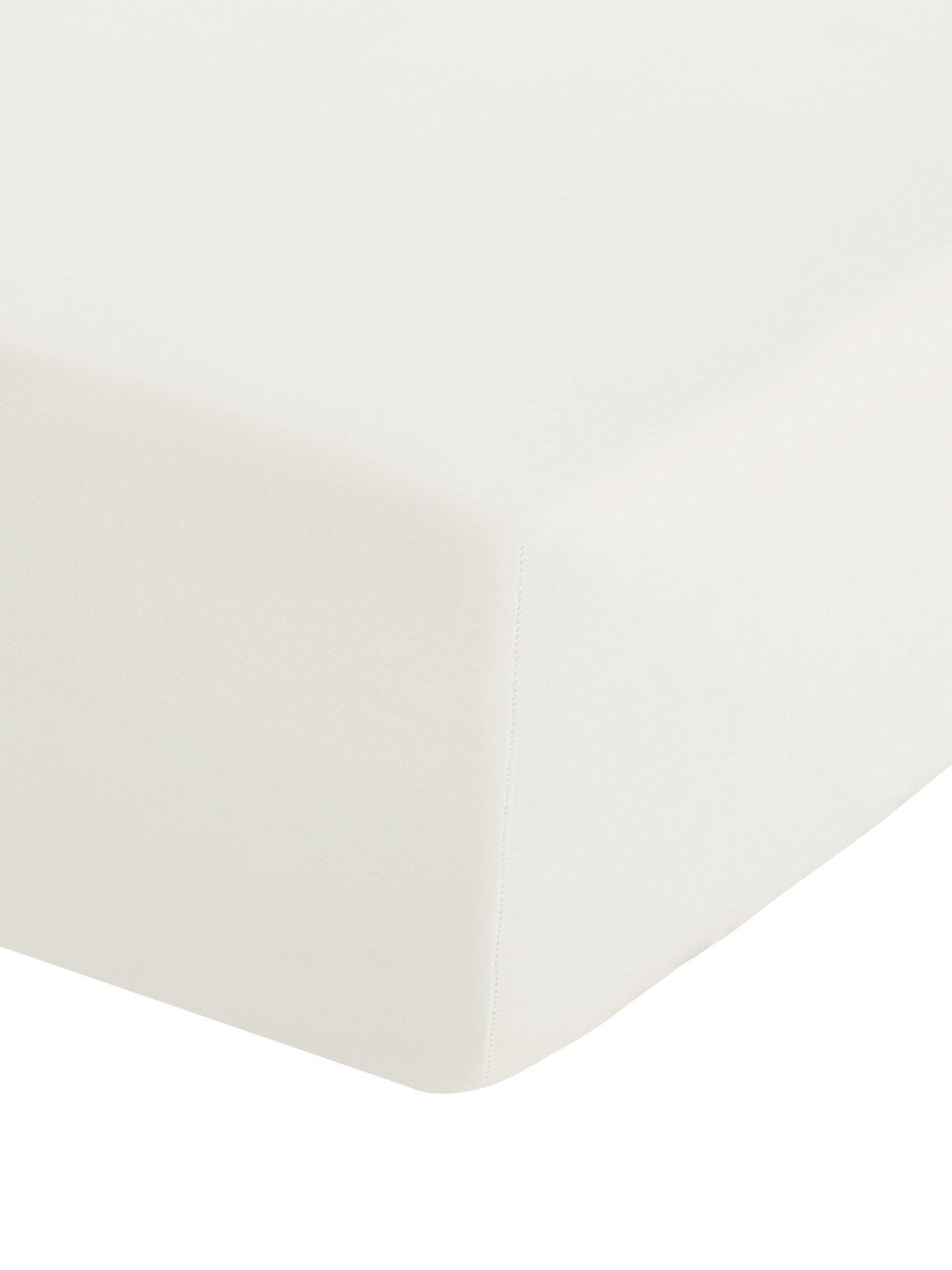 Catherine Lansfield Easy Iron Extra Deep Fitted Sheet