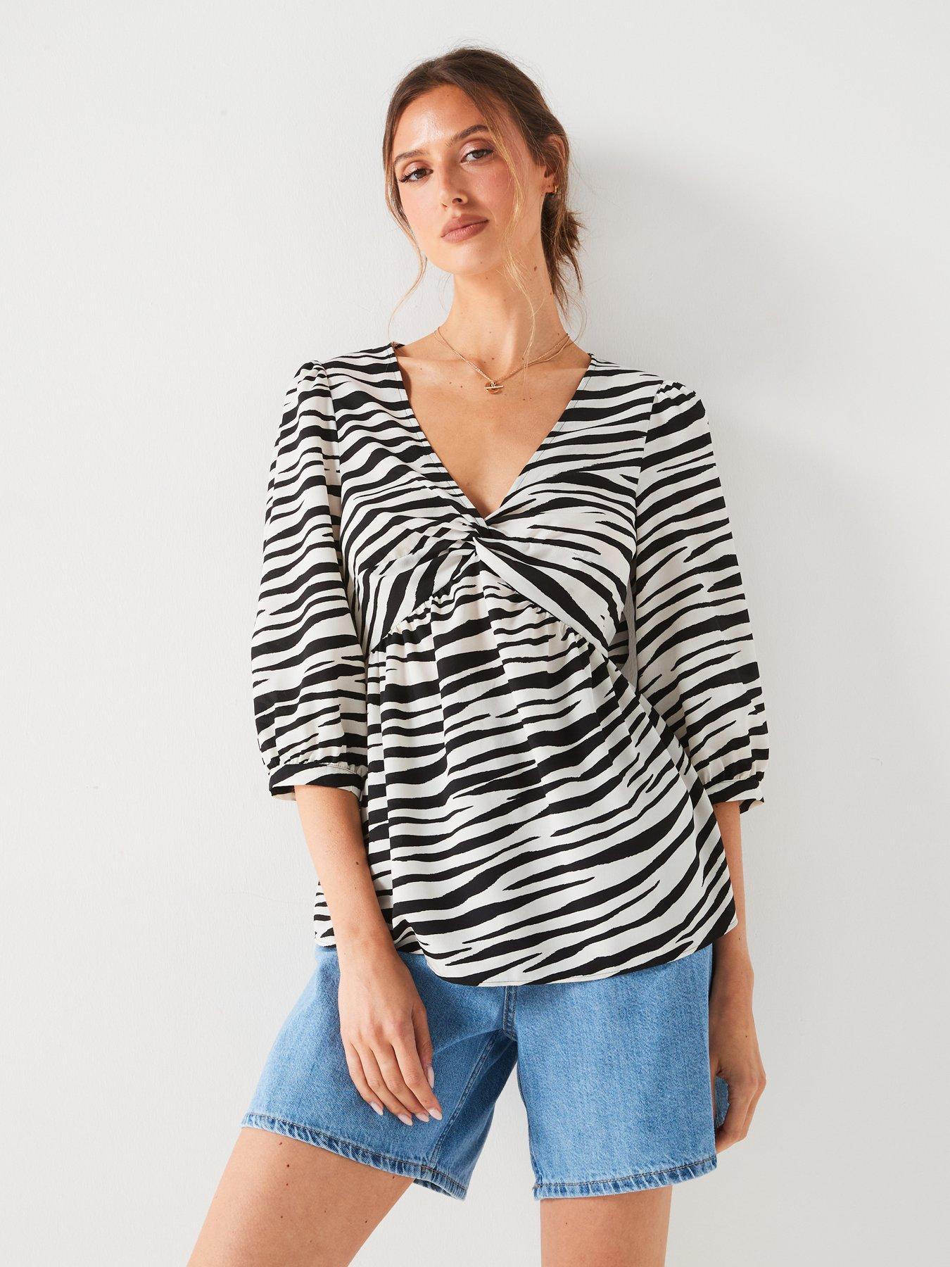 Image 6 of 6 of Everyday Animal Print&nbsp;Twist Front Blouse - Mono Stripe