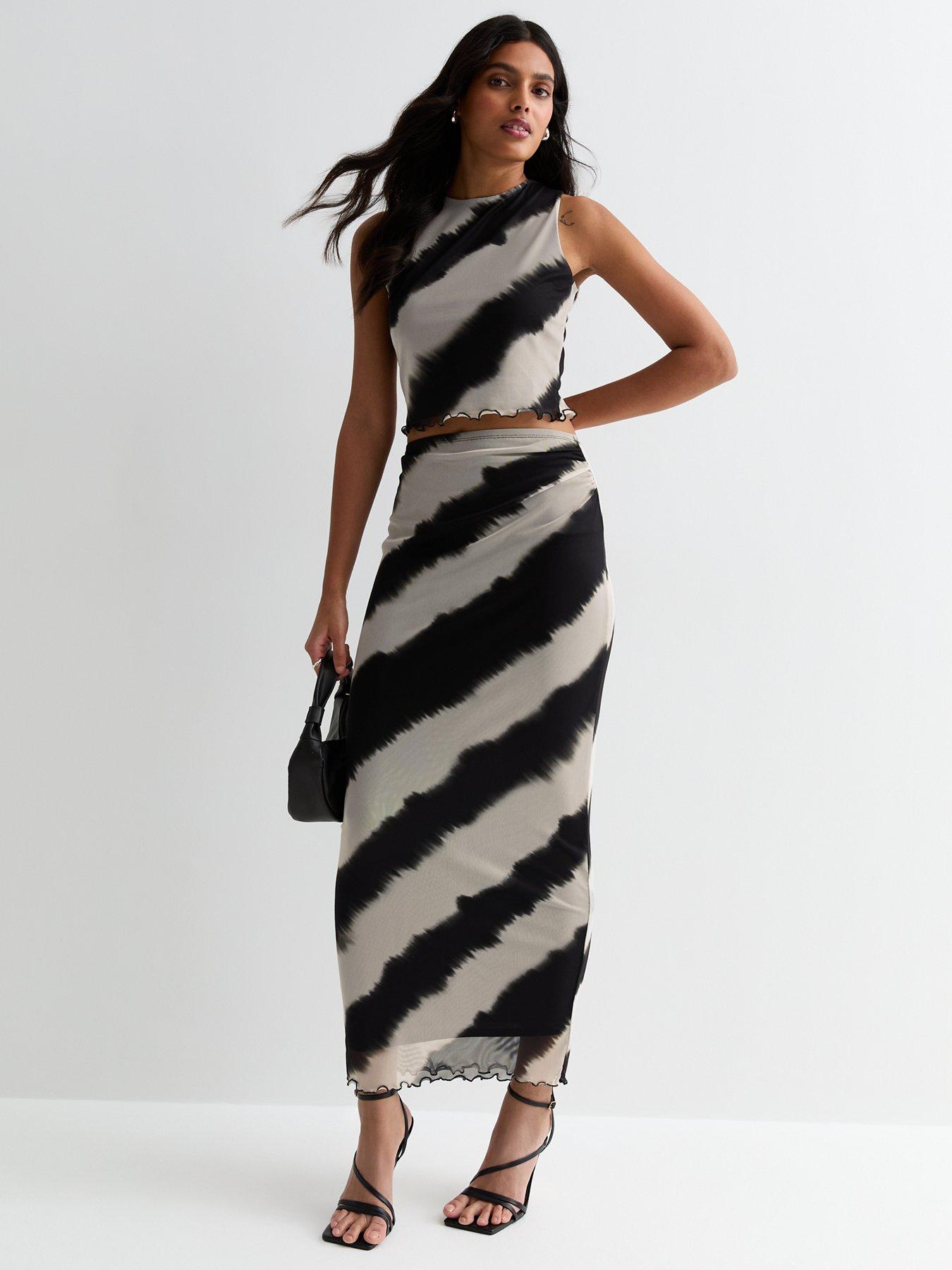 Black and white diagonal striped skirt hotsell