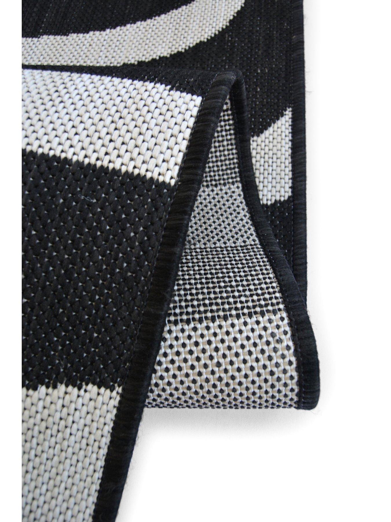 Image 4 of 5 of The Very Collection Indoor/Outdoor Flatweave Rug