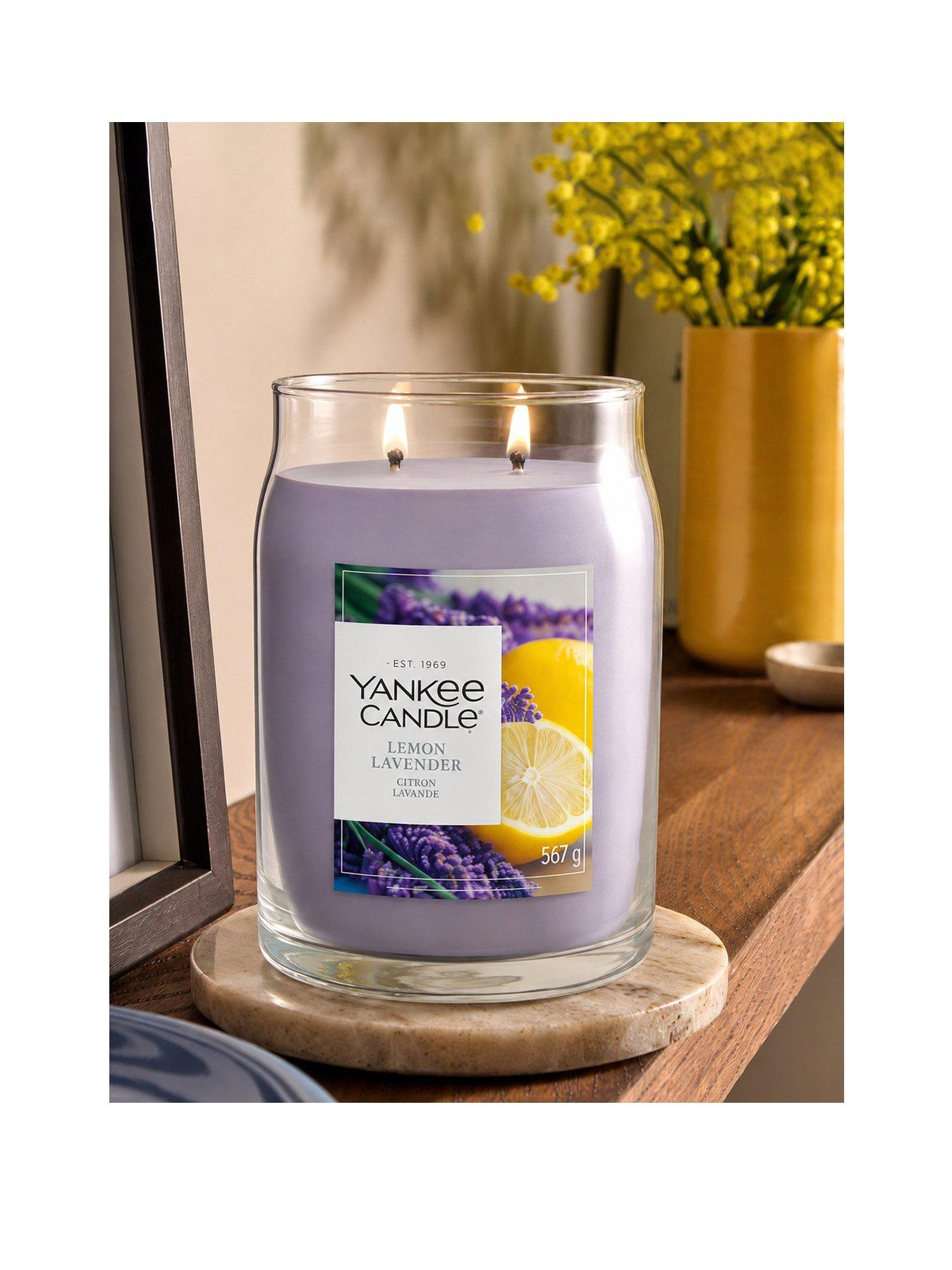Yankee Candle Signature Large Jar Candle – Lemon Lavender