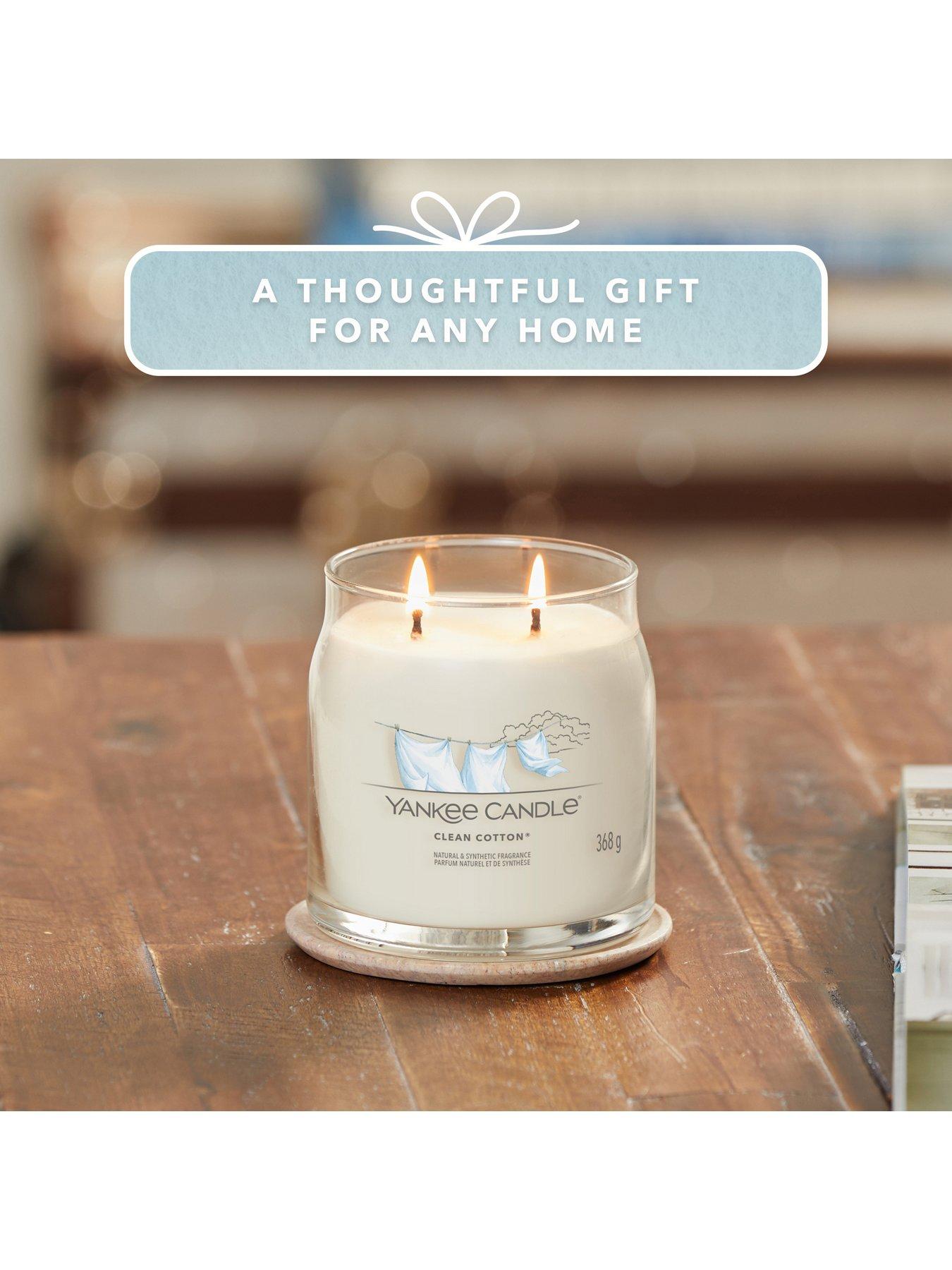 Image 6 of 6 of Yankee Candle Signature Medium Jar Candle &ndash; Clean Cotton