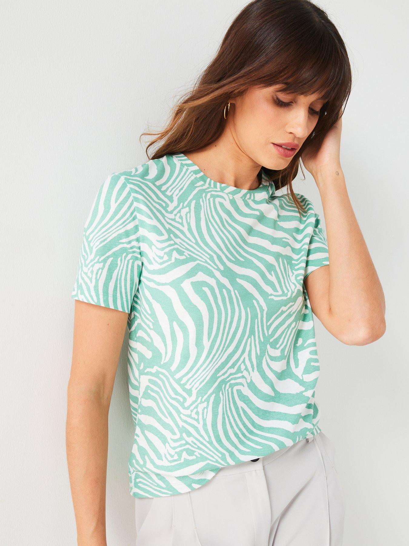 Image 4 of 6 of Everyday The Essential Printed Crew Neck T-shirt - Green/White