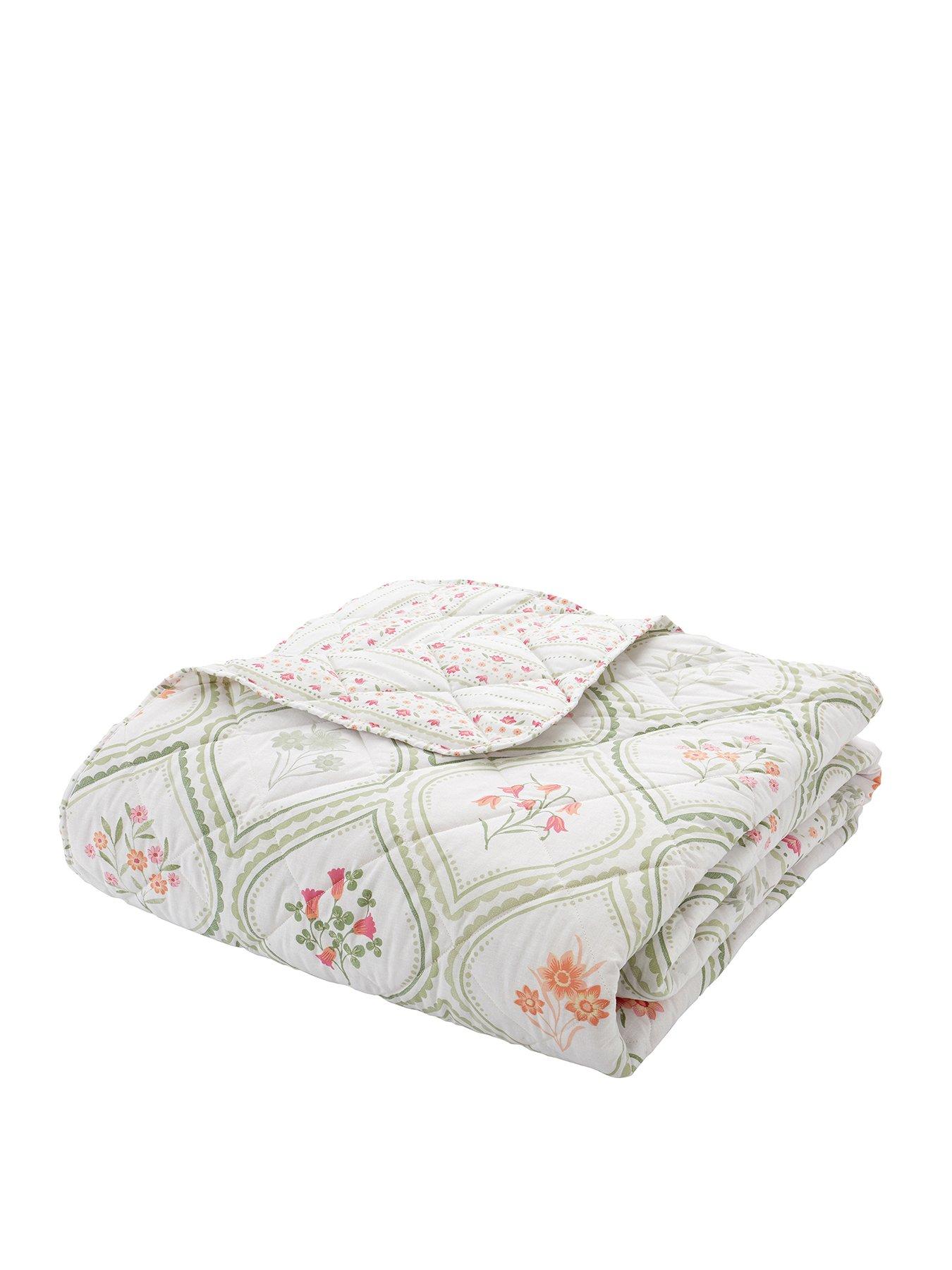 Catherine Lansfield Cameo Floral Bedspread Throw