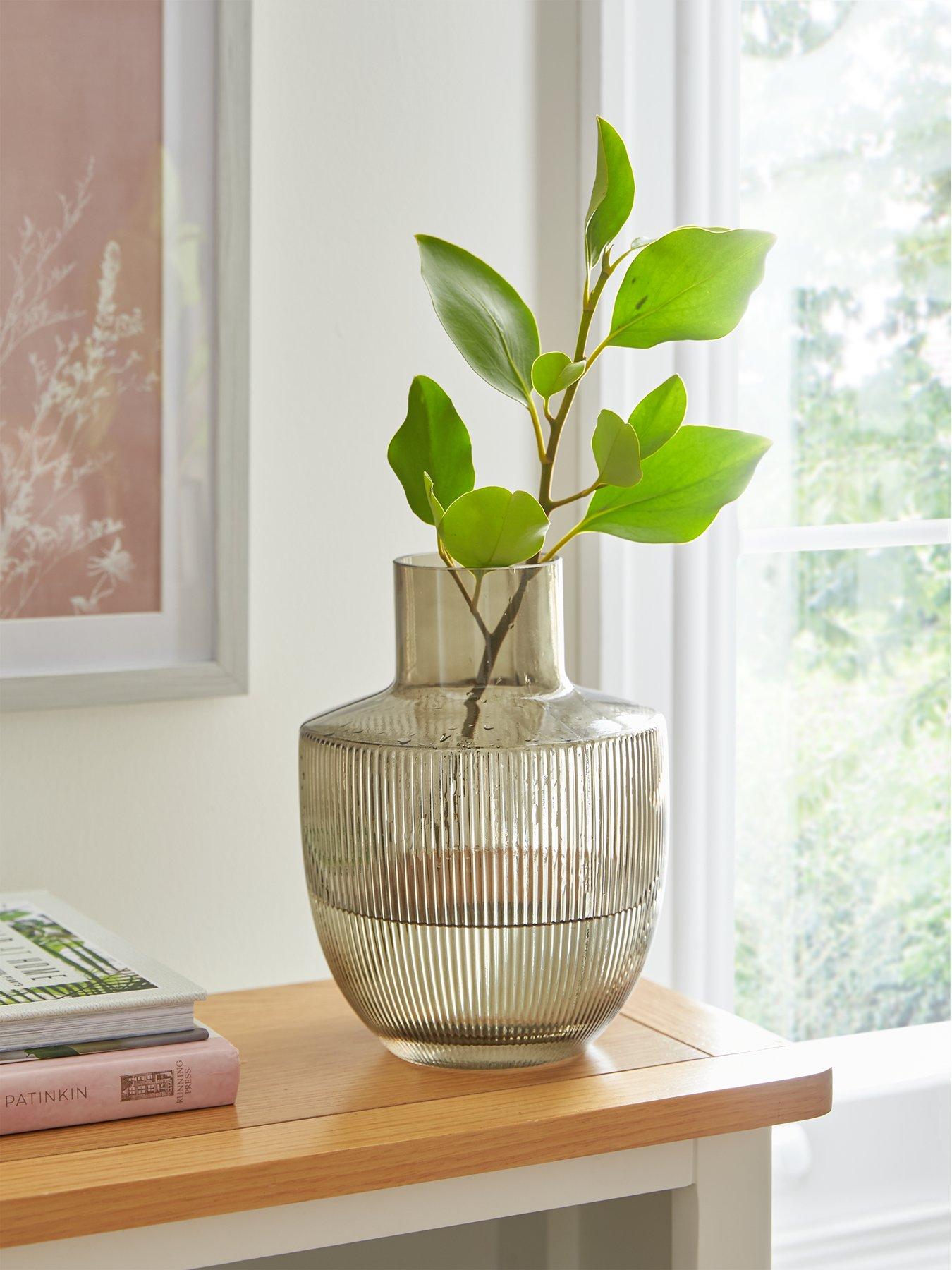 The Very Collection Ribbed Run Vase - Green