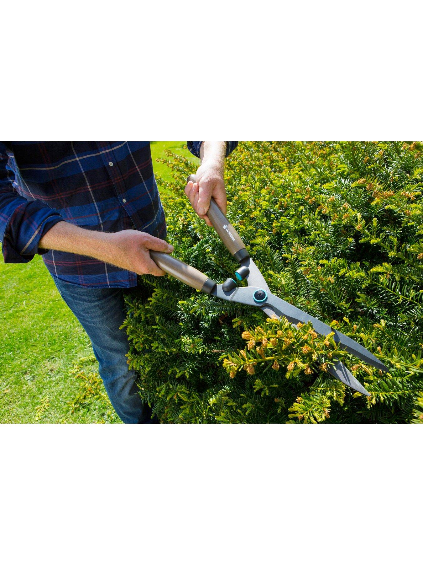  image of gardena-naturecut-hedge-shears-and-secateurs