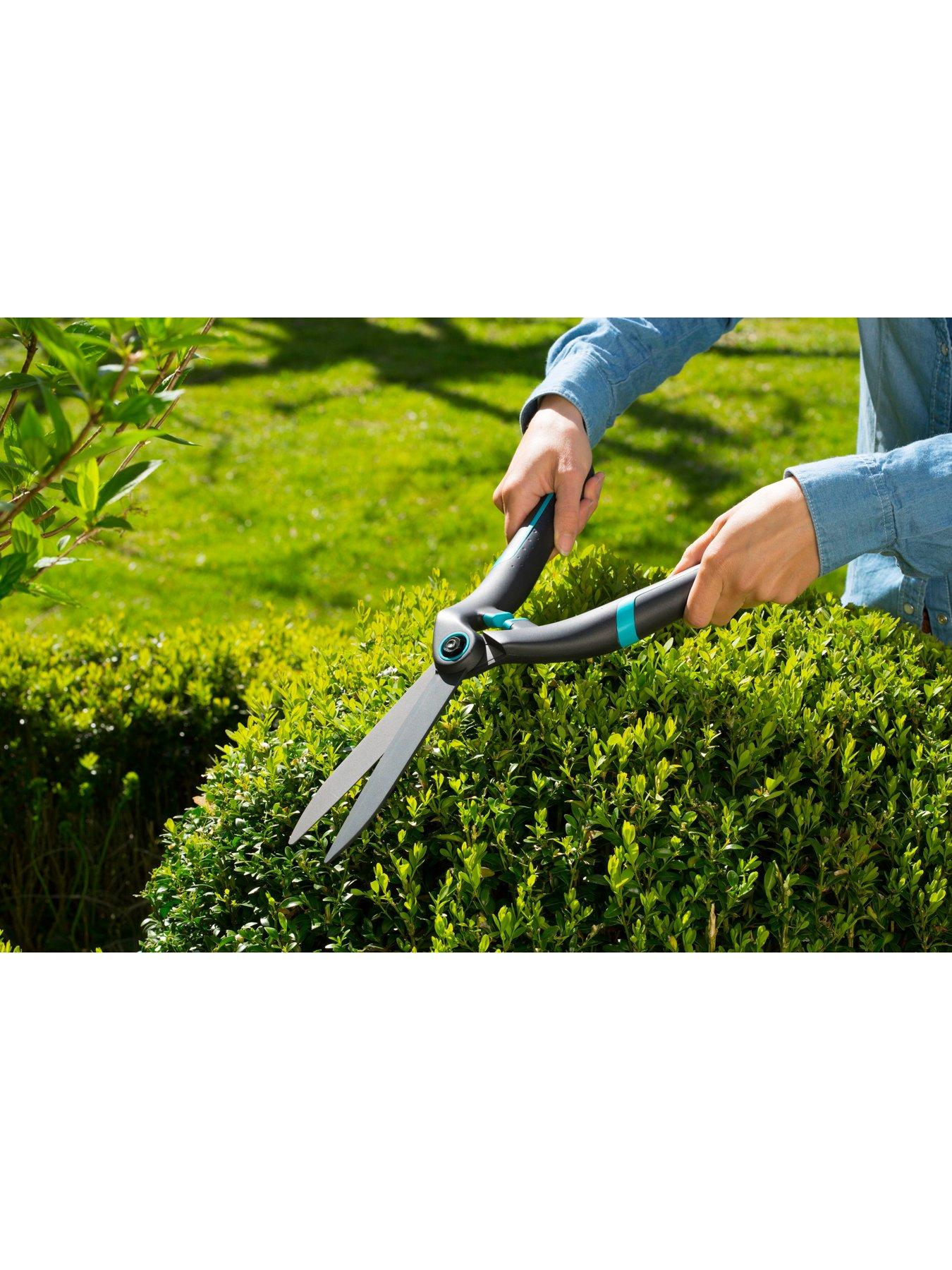 Image 2 of 7 of Gardena PrecisionCut Hedge Clippers with FREE Gloves