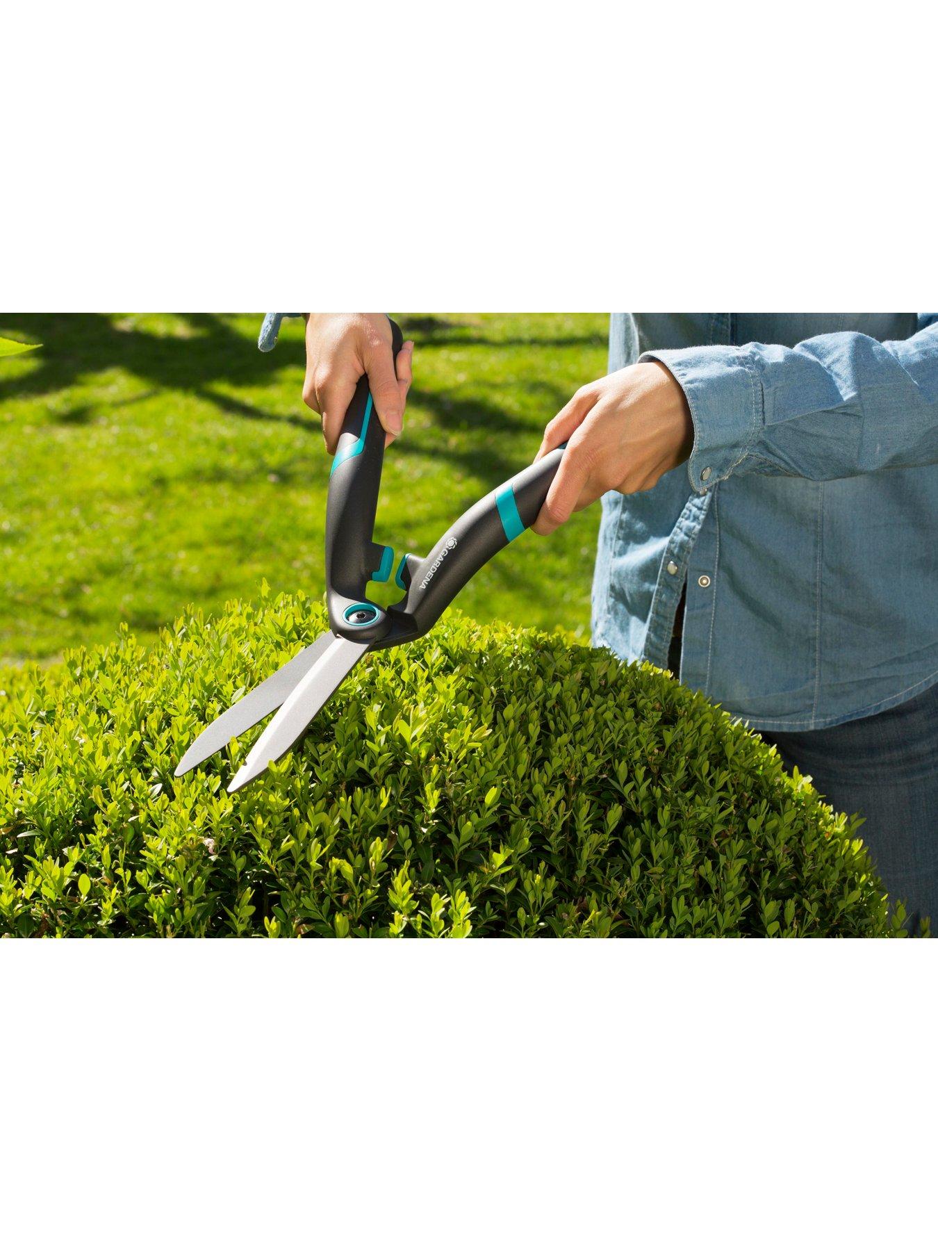 Image 3 of 7 of Gardena PrecisionCut Hedge Clippers with FREE Gloves