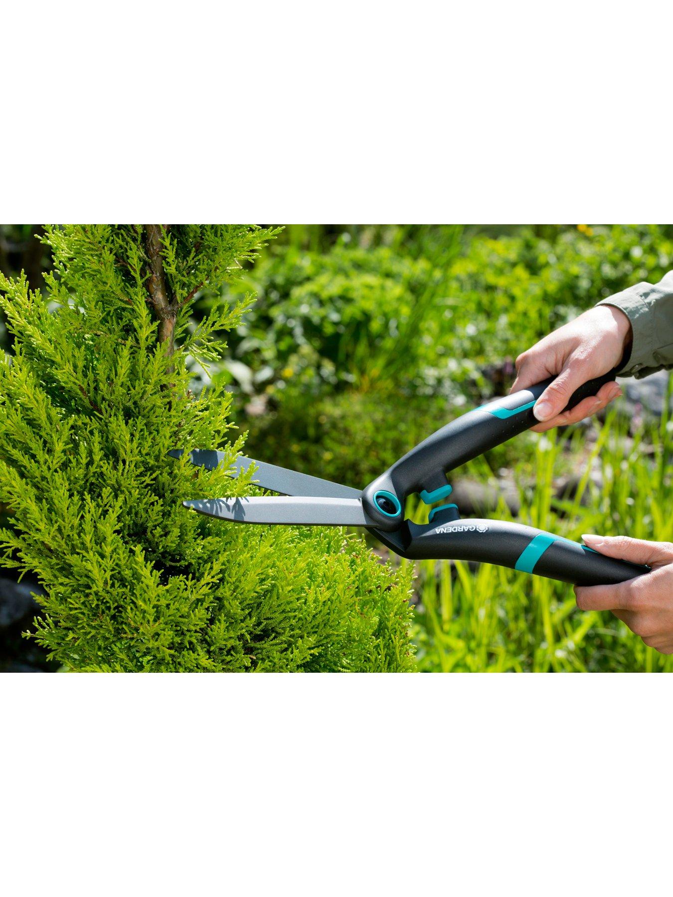 Image 4 of 7 of Gardena PrecisionCut Hedge Clippers with FREE Gloves