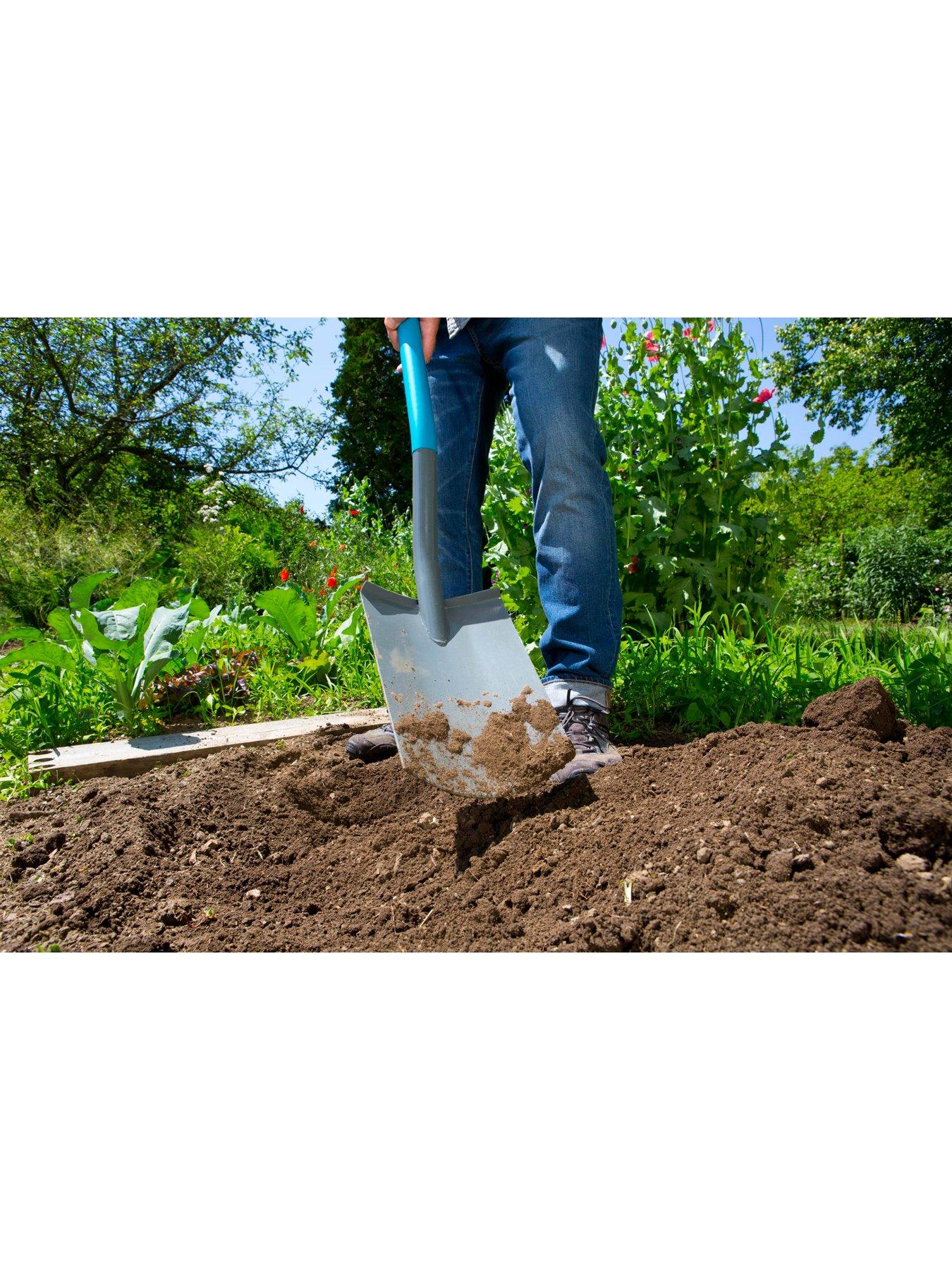 Image 3 of 7 of Gardena ClassicLine Border Spade + Gloves