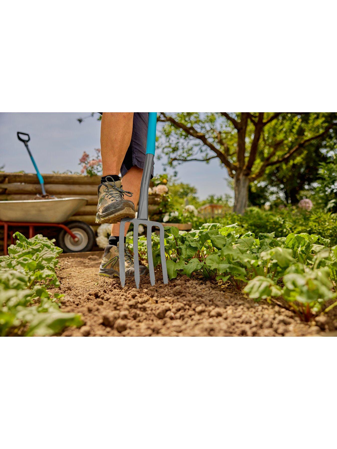Image 3 of 5 of Gardena ClassicLine Digging Fork + Gloves