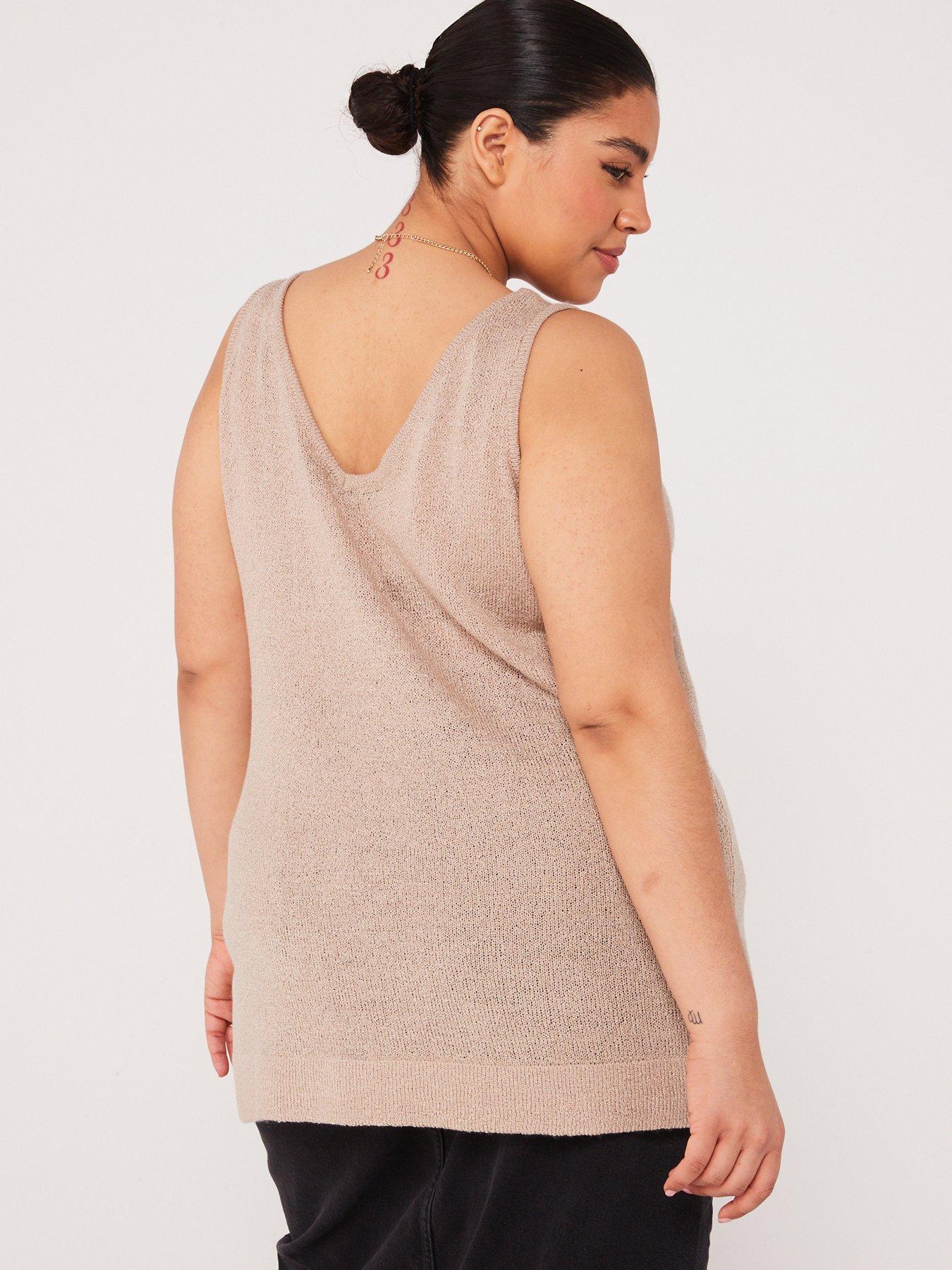  image of yours-curve-epp-vest-smiling-yarn-natural