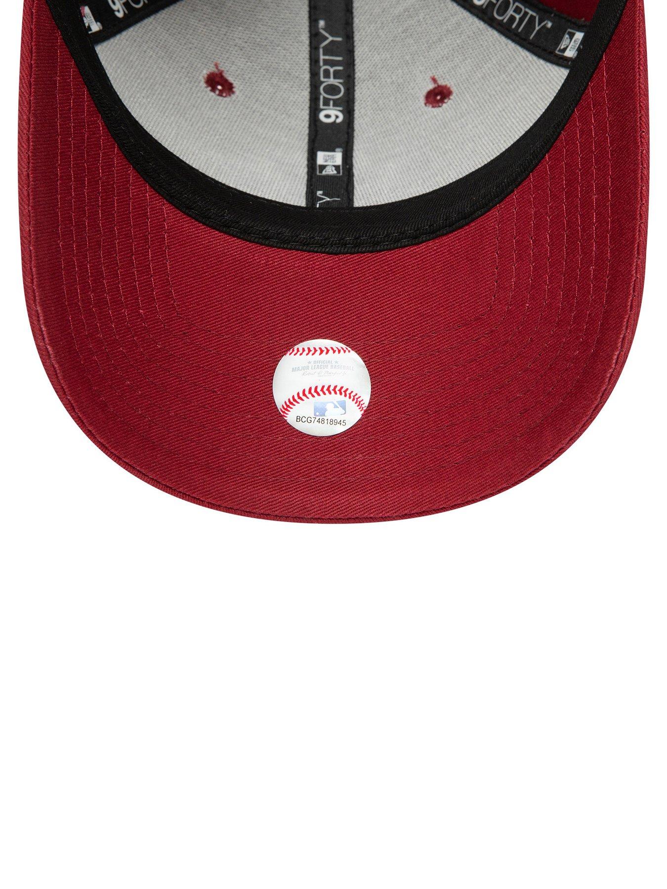  image of new-era-unisex-new-york-yankees-league-essentials-9forty-cap-red