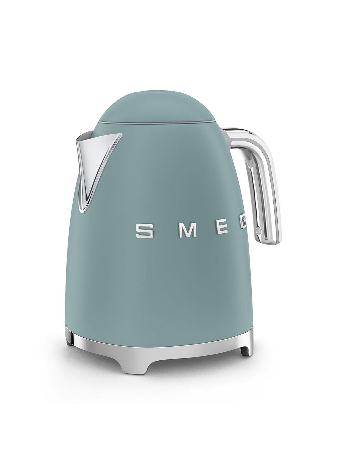  image of smeg-klf03-retro-style-jug-kettle-300w-17l-matte-emerald-green