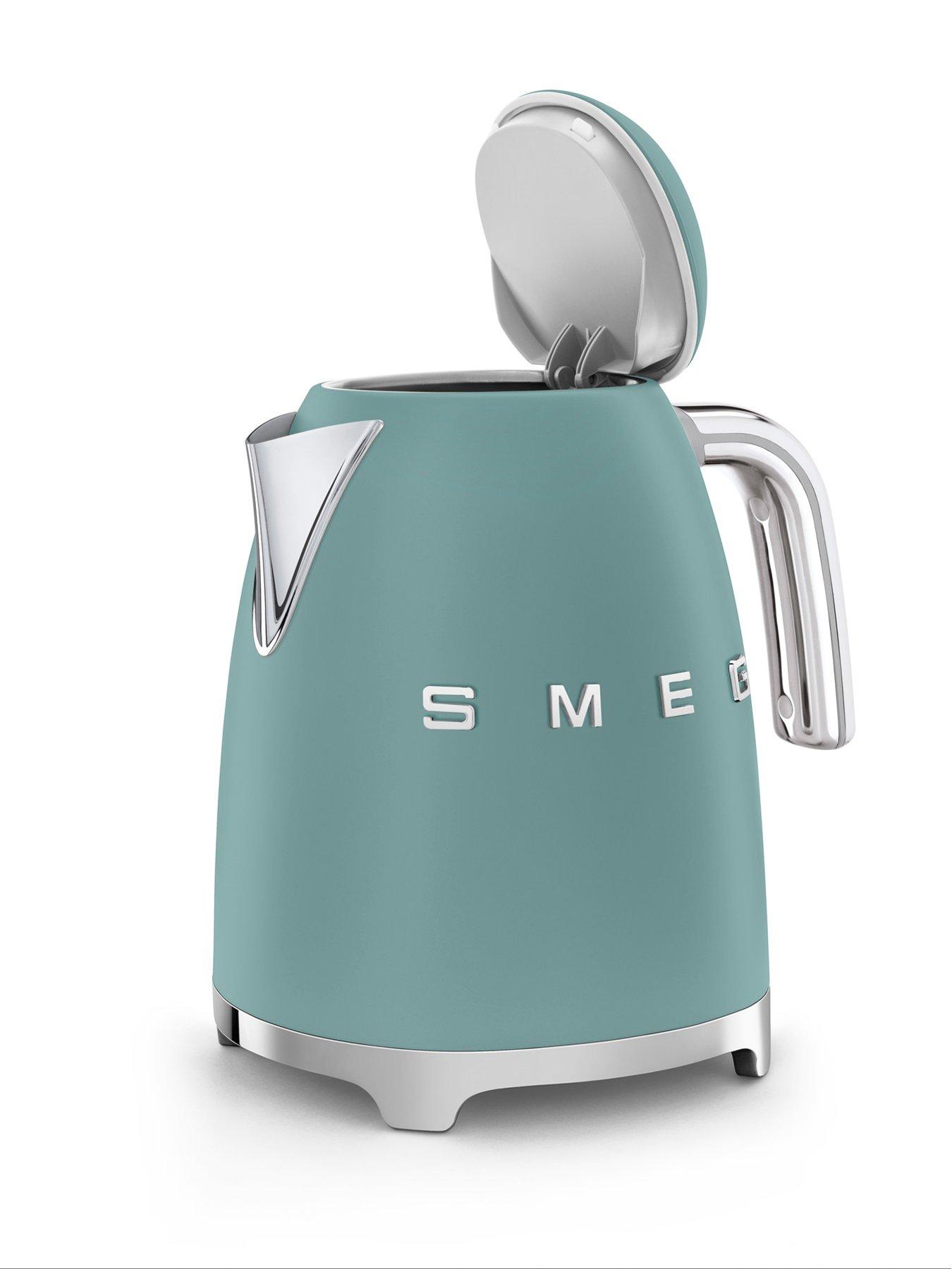  image of smeg-klf03-retro-style-jug-kettle-300w-17l-matte-emerald-green
