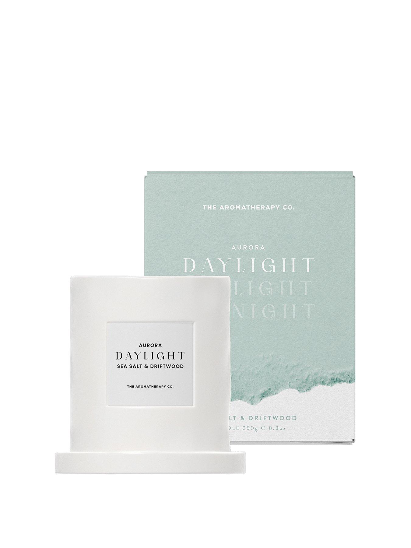 the-aromatherapy-co-aurora-daylight-ceramic-candle-sea-salt-amp-driftwood