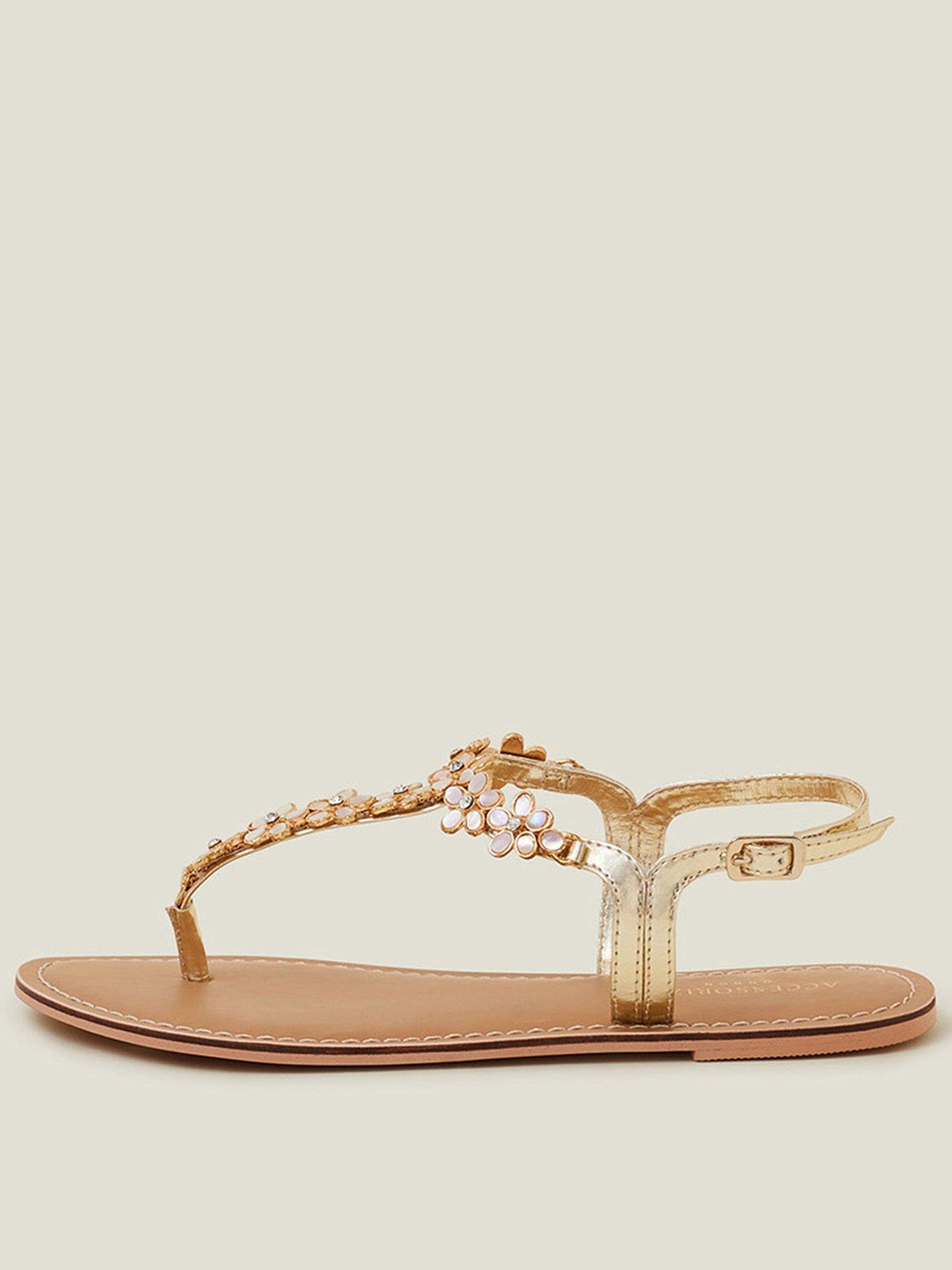 Image 1 of 3 of Accessorize Pearl Flower Embellished - White