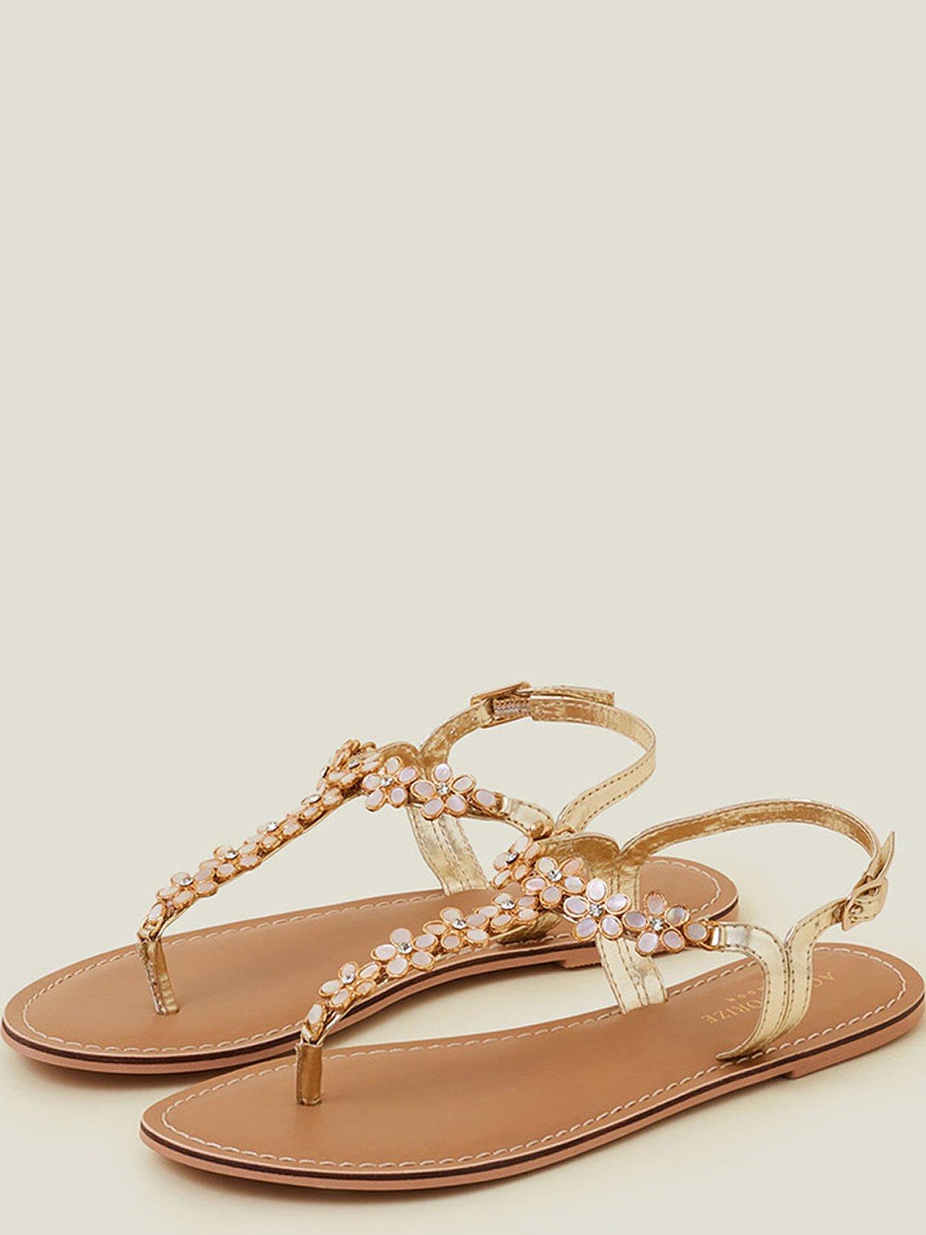 Image 2 of 3 of Accessorize Pearl Flower Embellished - White