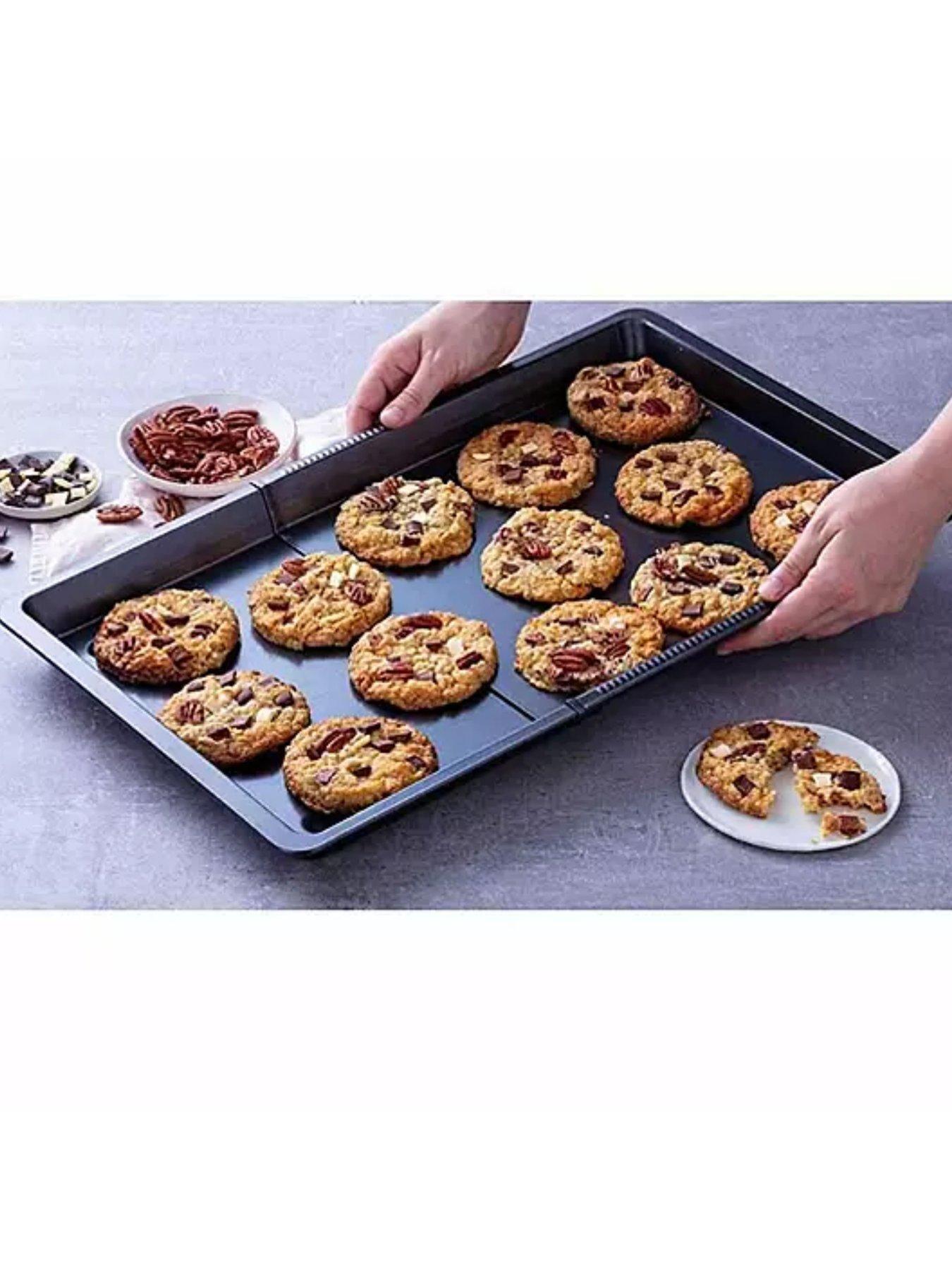  image of pyrex-magic-2-piece-crisp-and-bake-set