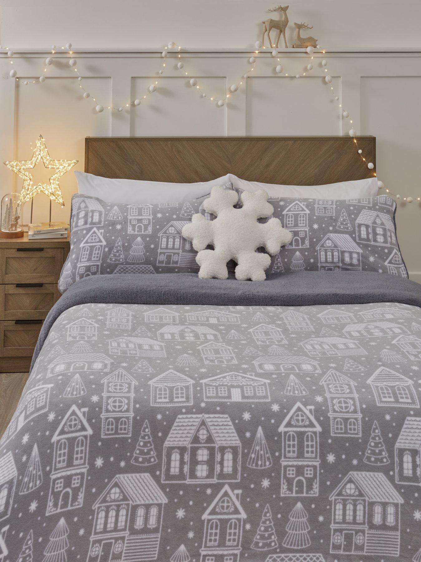 The Very Collection Nordic Christmas House Fleece Duvet Cover Set