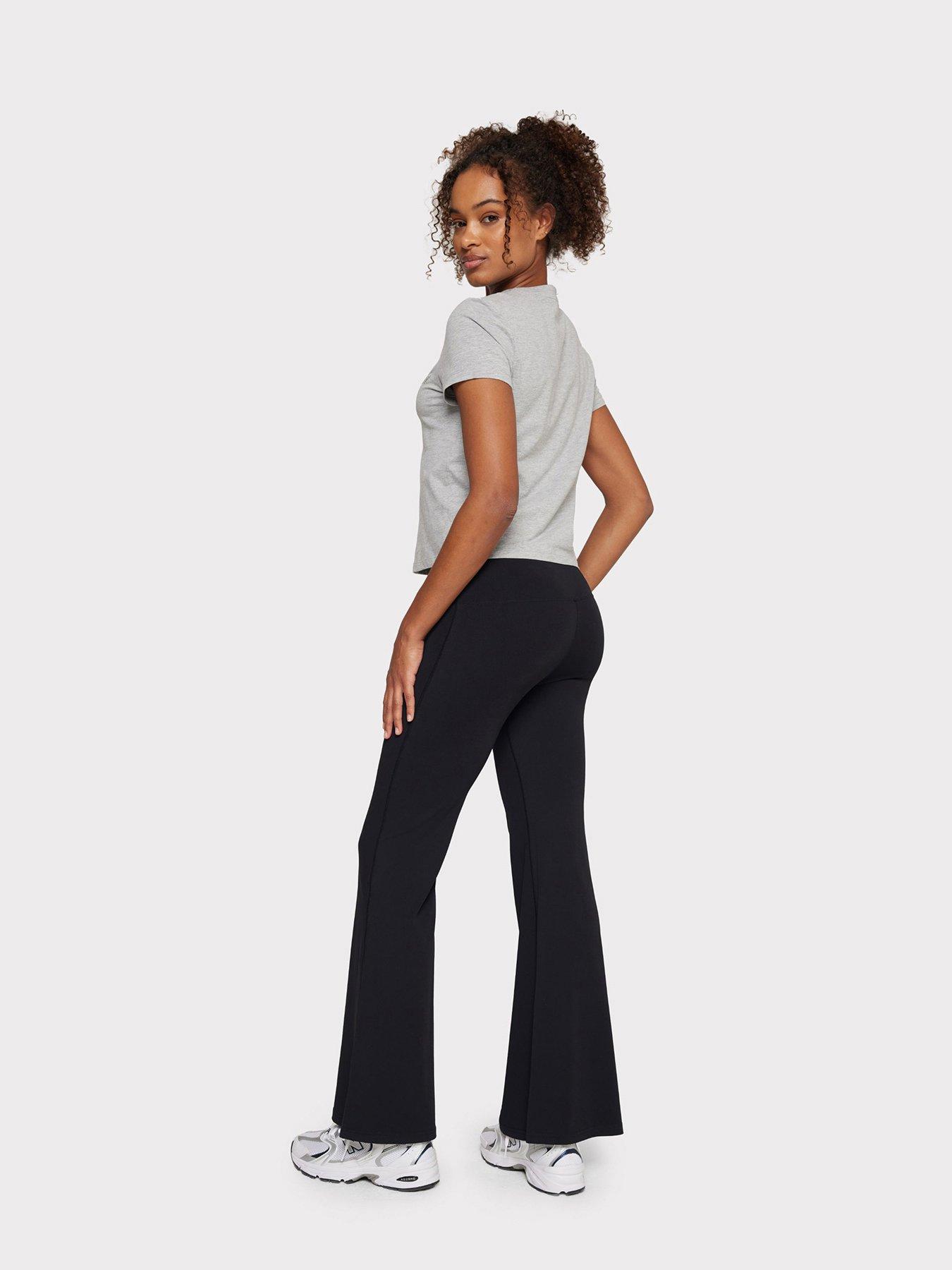 Image 2 of 5 of CHELSEA PEERS Soft + Stretch High-Rise Flared Leggings - Black