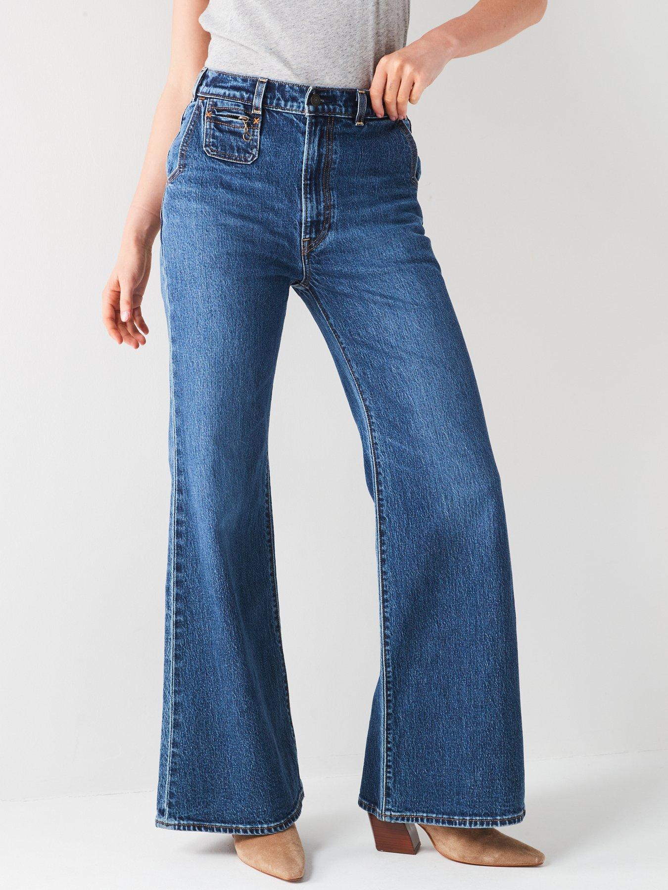 levis-ribcage-bell-jeans-moment-of-the-month-blue