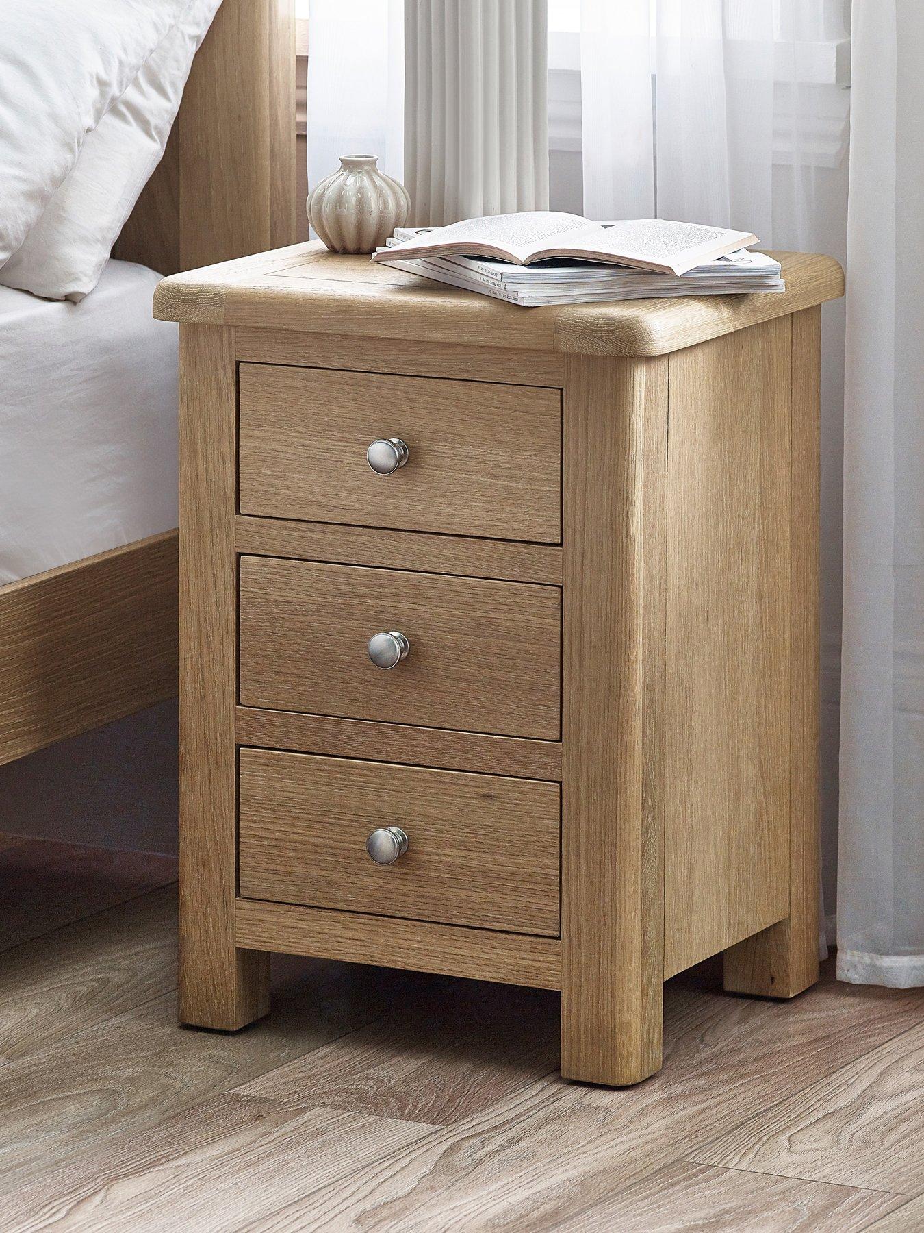 julian-bowen-memphis-limed-oak-3-drawer-bedside