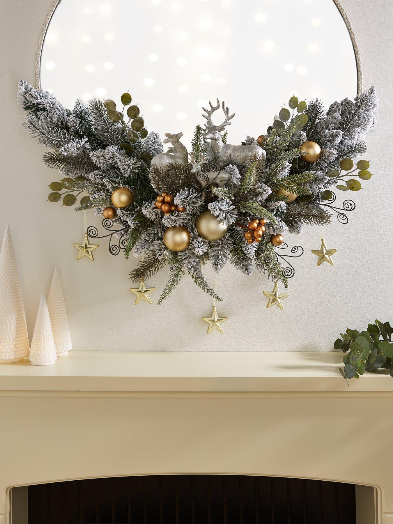 The Very Collection Deer Swag Christmas Wall Decoration