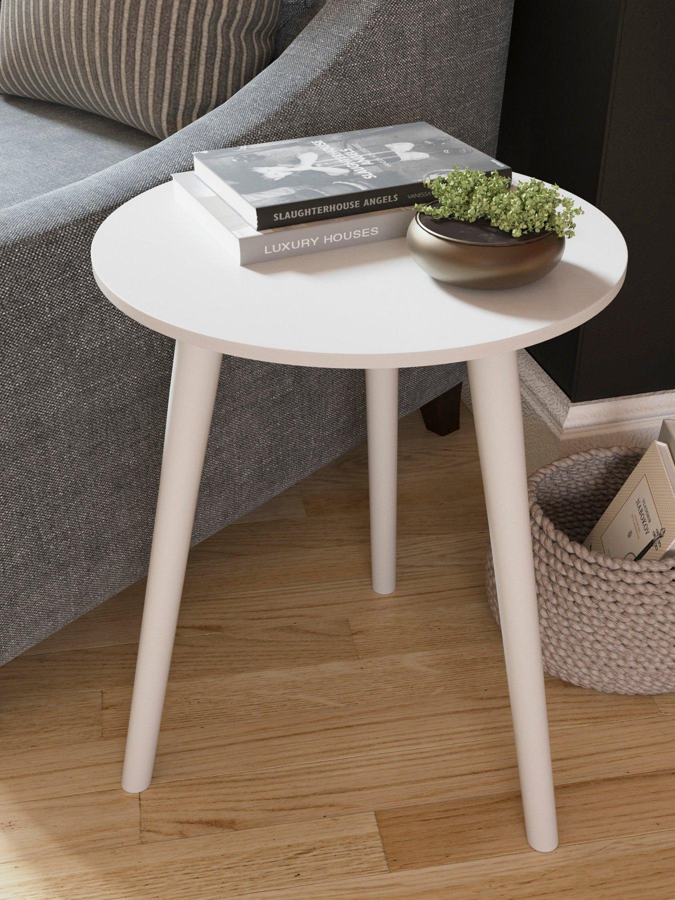 front image of vida-designs-round-side-table