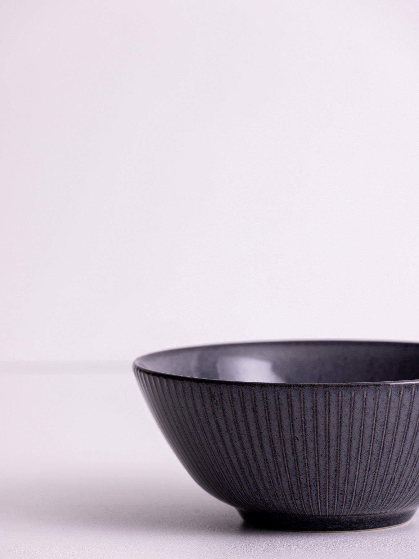 undefined Reactive Linear Set of 4 Bowls – Black