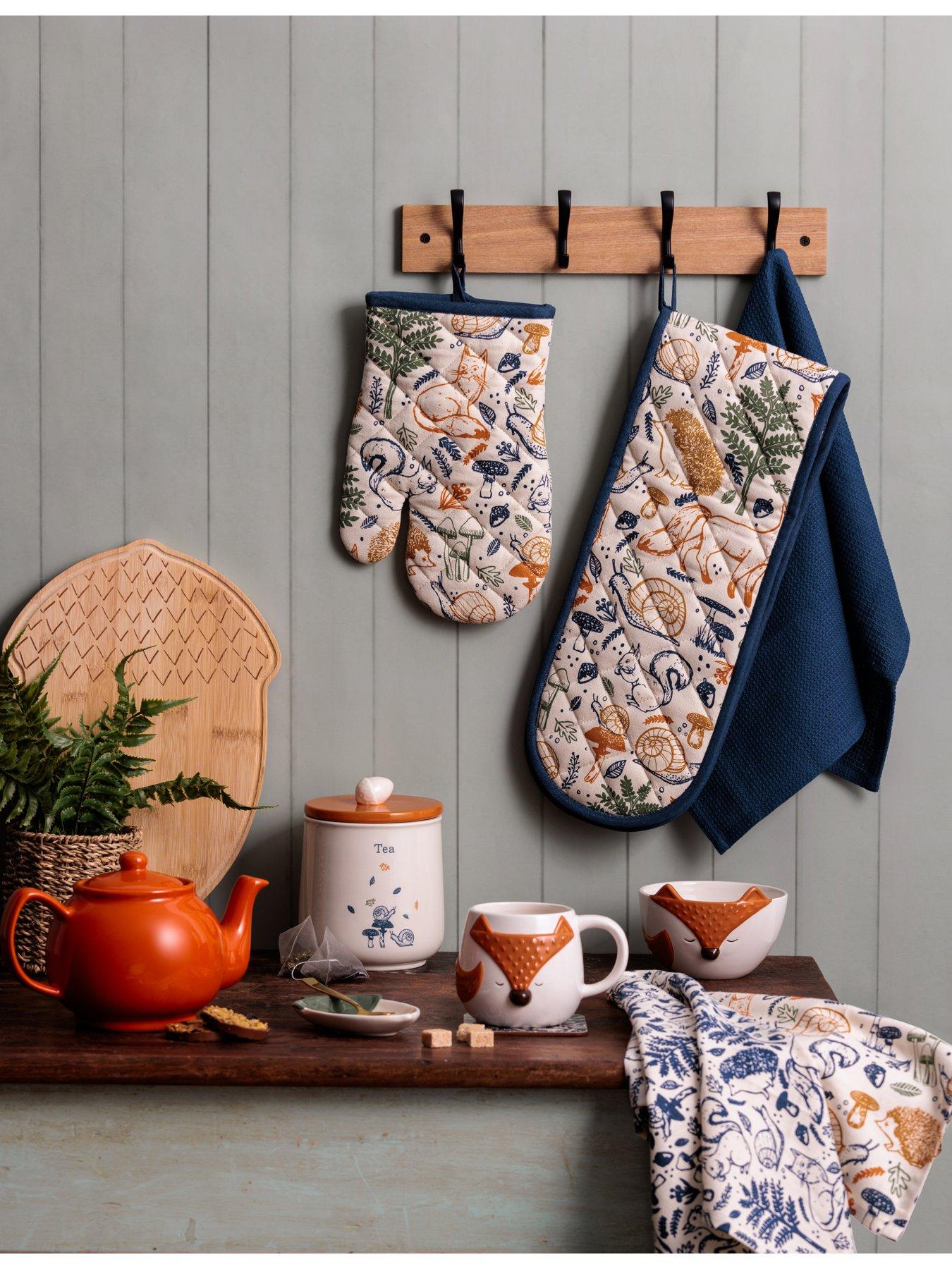 Image 3 of 4 of Price & Kensington Woodland Collection Acorn Chopping Board