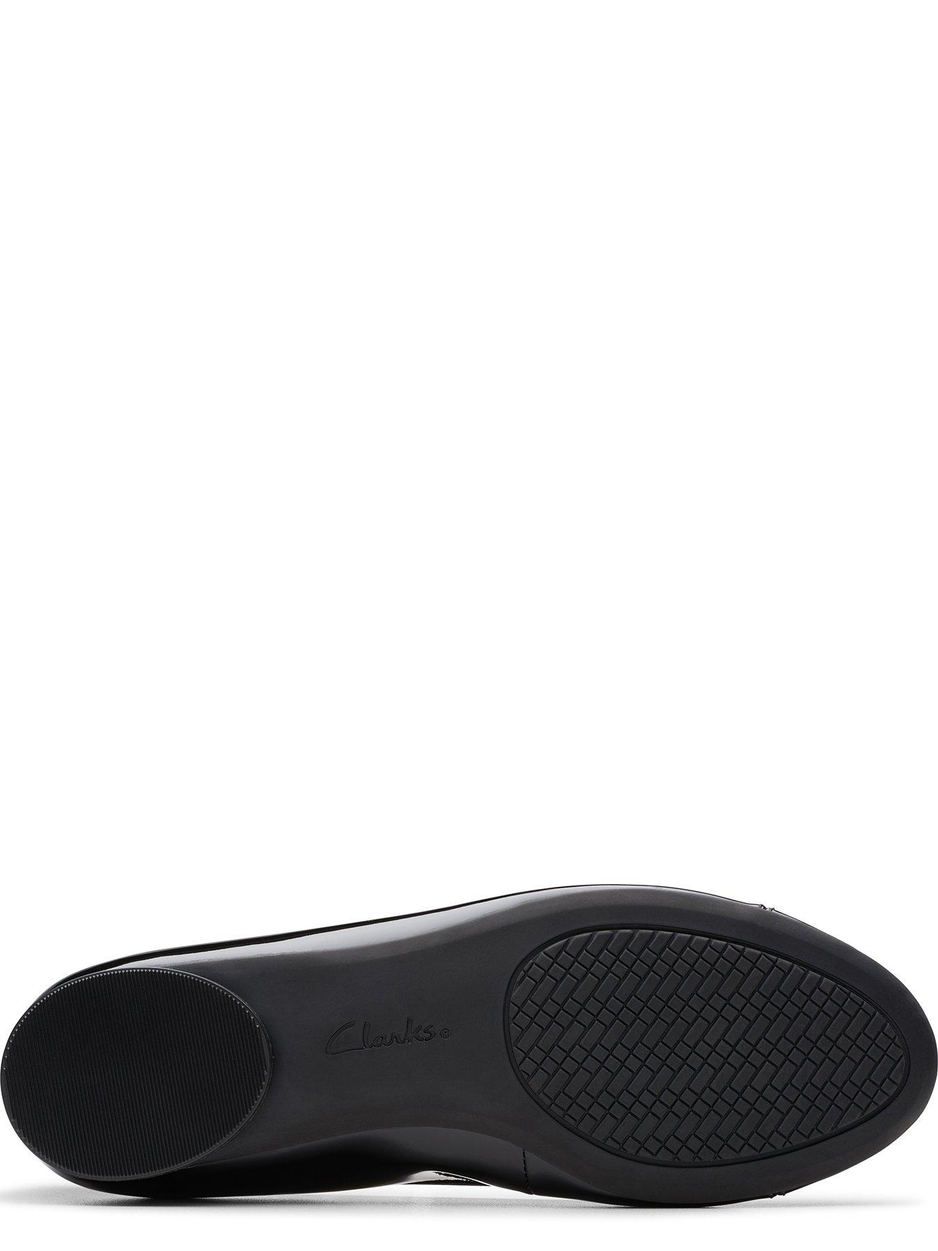 Image 5 of 7 of Clarks Womens Loreleigh Rae Glossy Patent Bow Detail Lightweight Ballet Pumps - Black