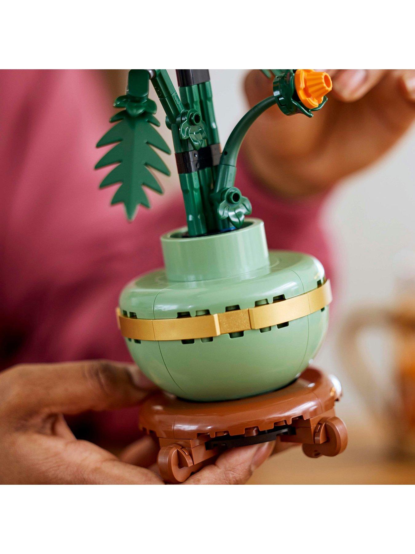 Image 4 of 8 of LEGO Botanical Chrysanthemum Set for Adults 10368