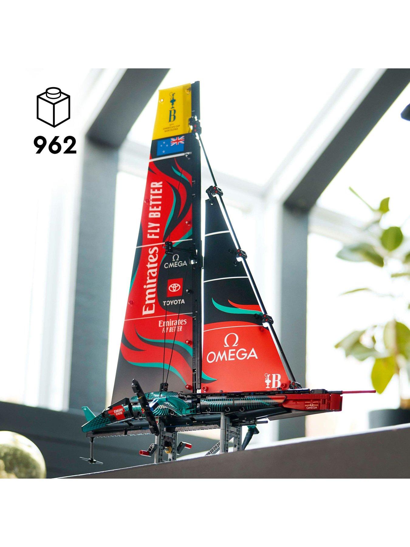  image of lego-technic-emirates-team-new-zealand-ac75-yacht-42174