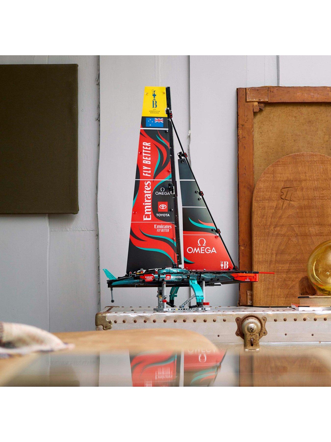  image of lego-technic-emirates-team-new-zealand-ac75-yacht-42174