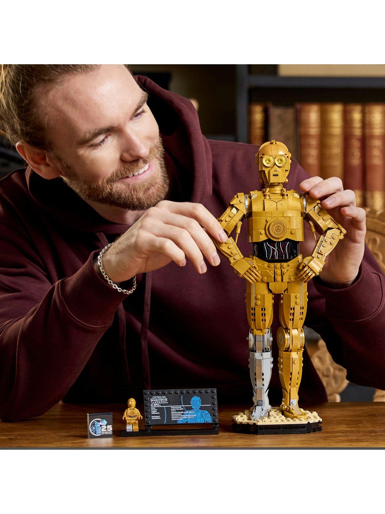 Image 6 of 8 of LEGO Star Wars C-3PO, Droid Character Figure 75398