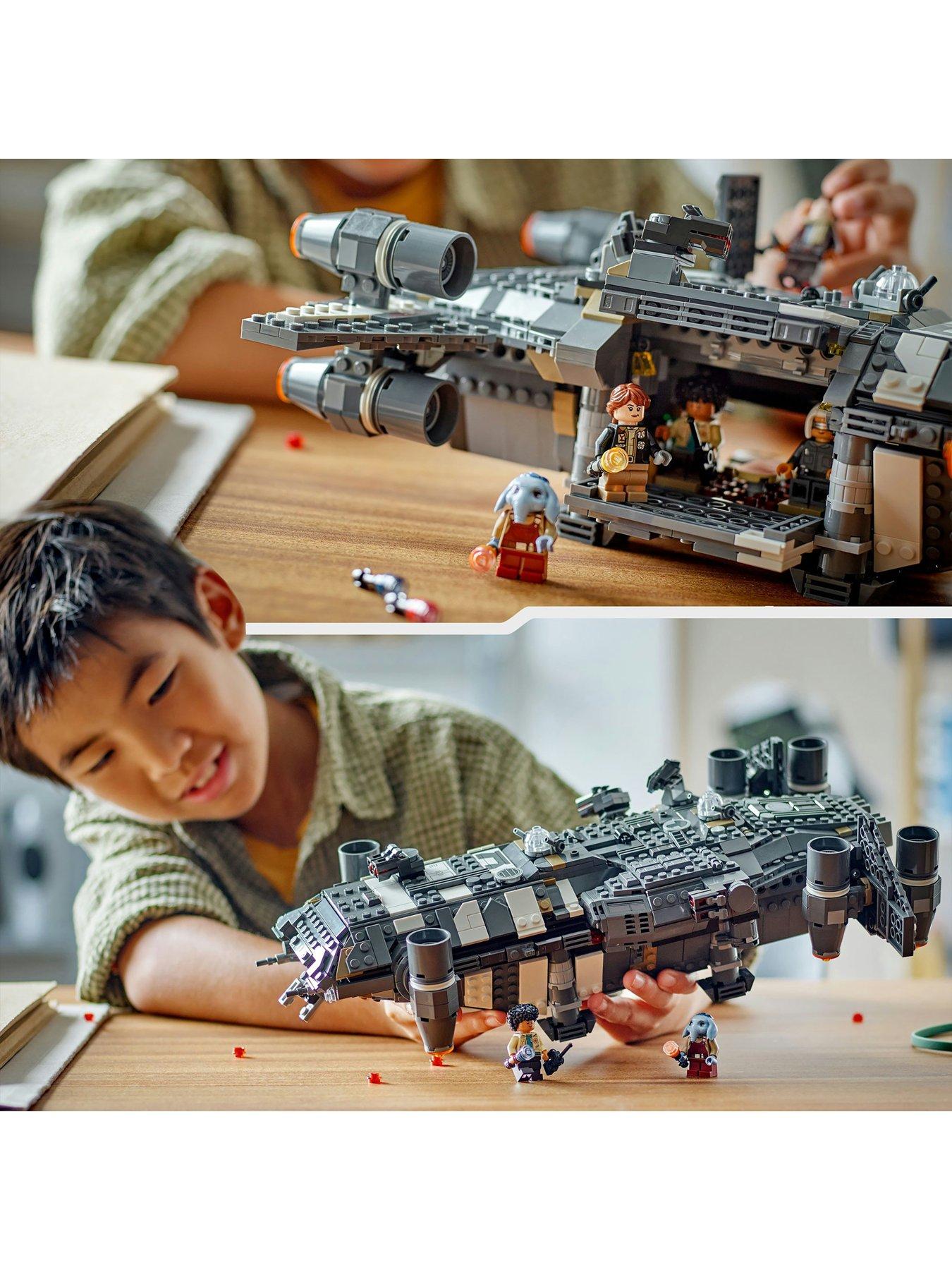  image of lego-star-wars-skeleton-crew-the-onyx-cinder-75374