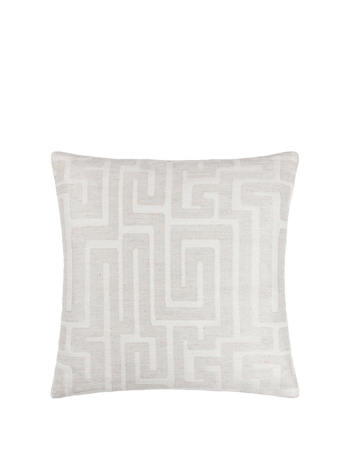  image of hoem-lauder-45x45-polyester-cushion-white