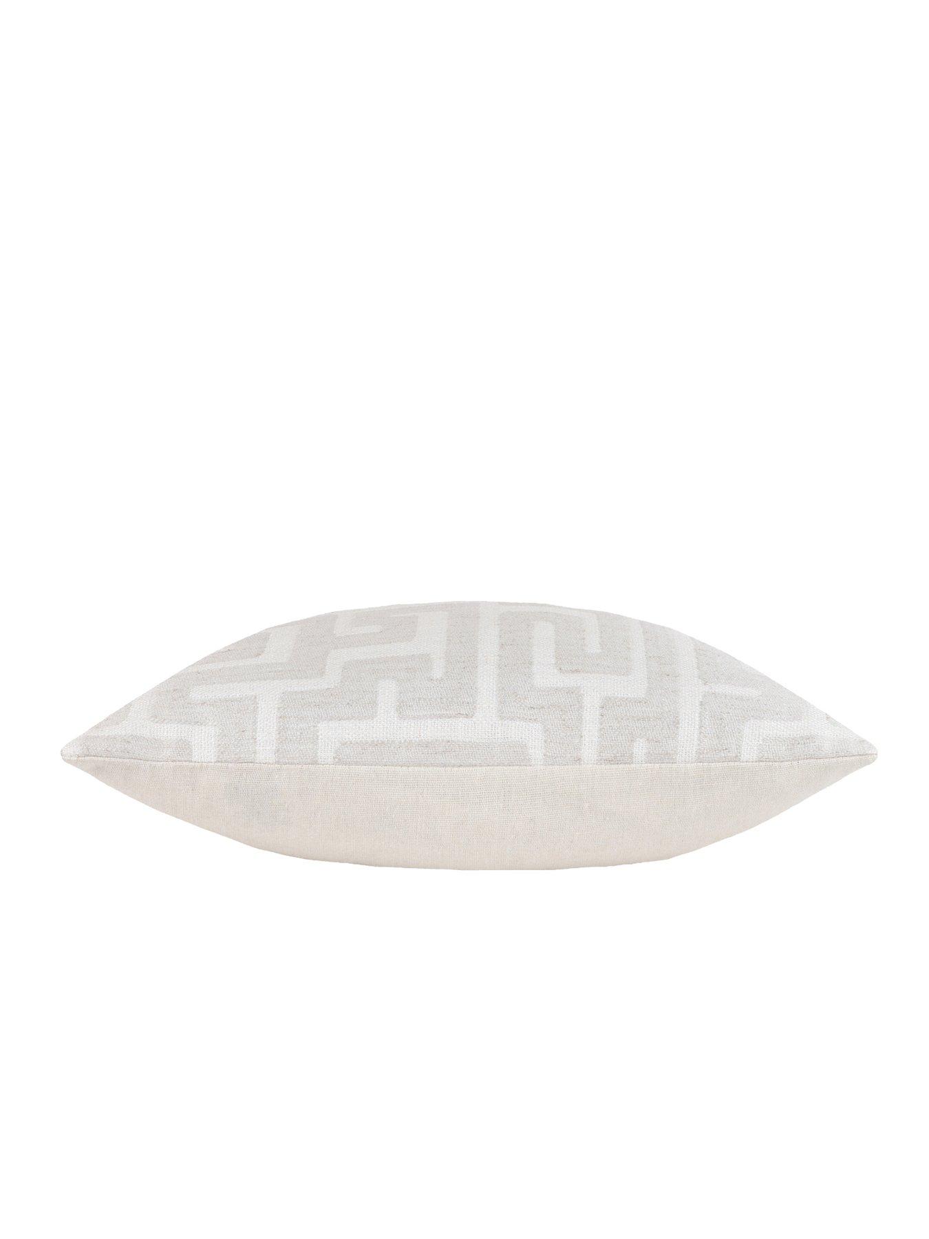  image of hoem-lauder-45x45-polyester-cushion-white