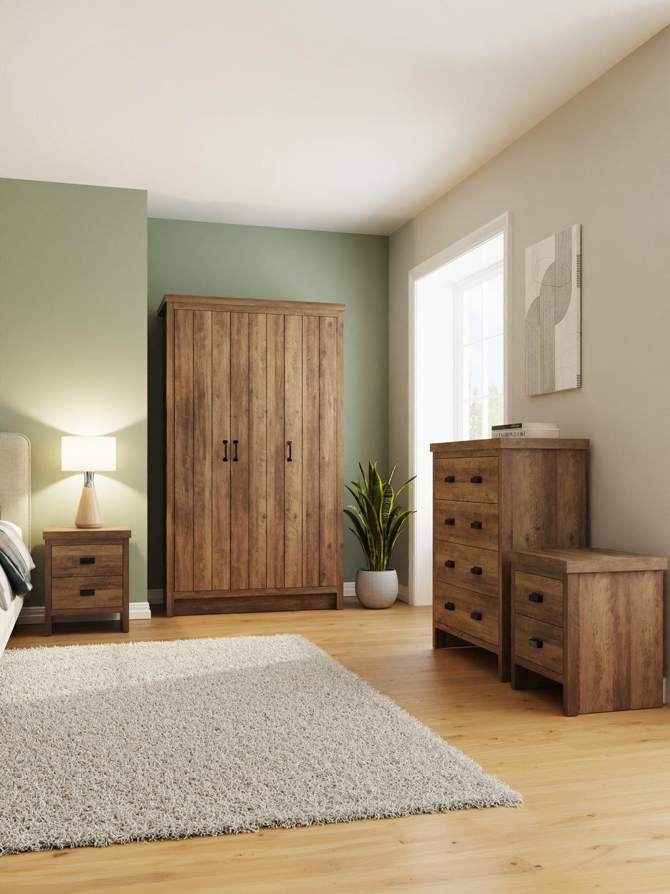gfw-boston-4nbsppiece-package-3nbspdoor-wardrobe-4-drawer-chest-pair-ofnbspbedside-chests--oak