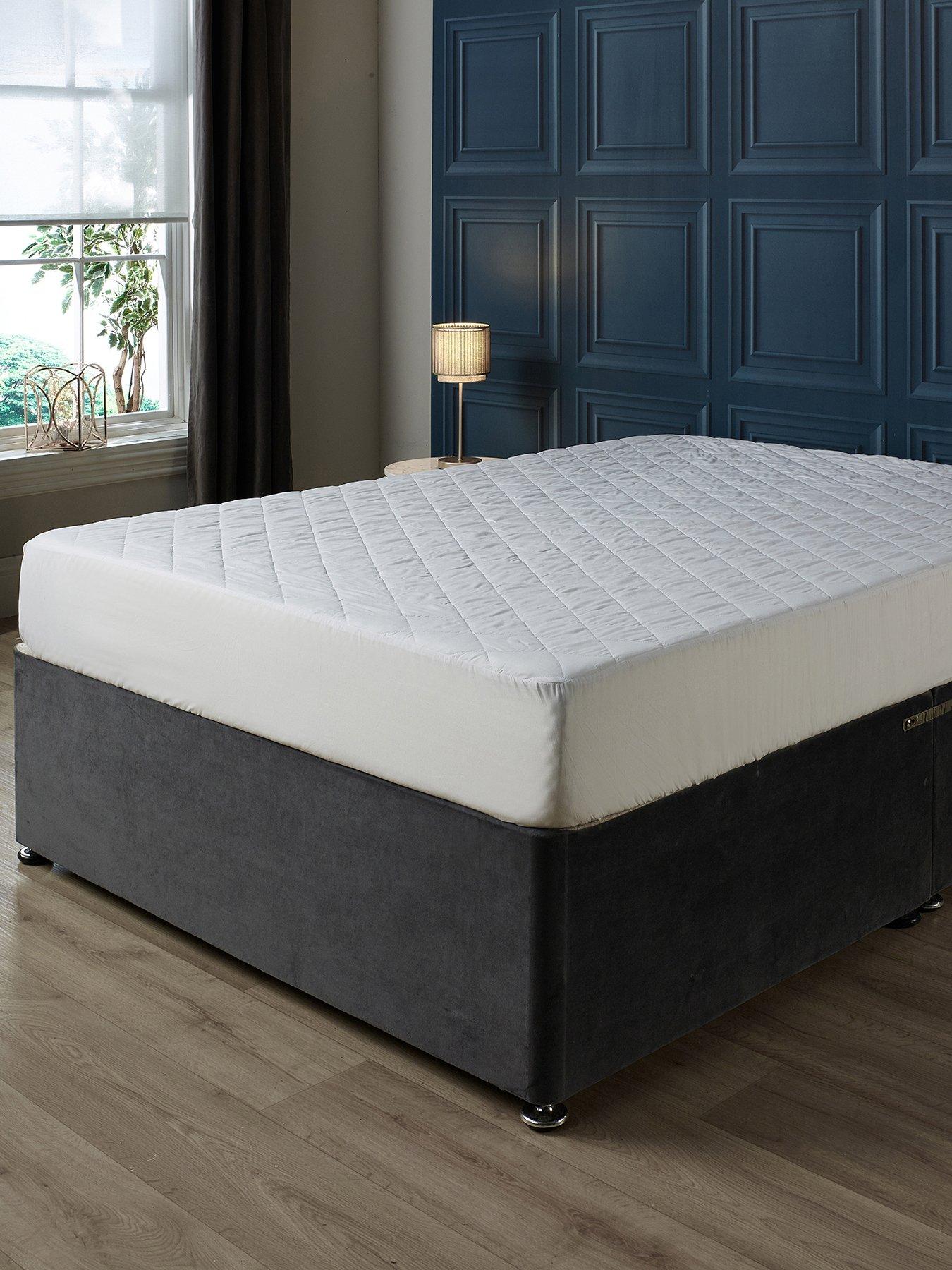 The Very Collection Anti-Bacterial Mattress Protector - Sk - White